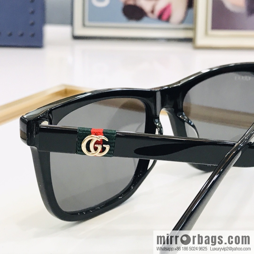 GUCCI Gucci Perfect Plate Frame Unisex Sunglasses
