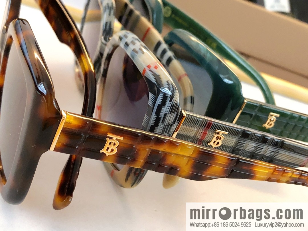 Burberry Burberry temple three-dimensional plaid women's sunglasses
