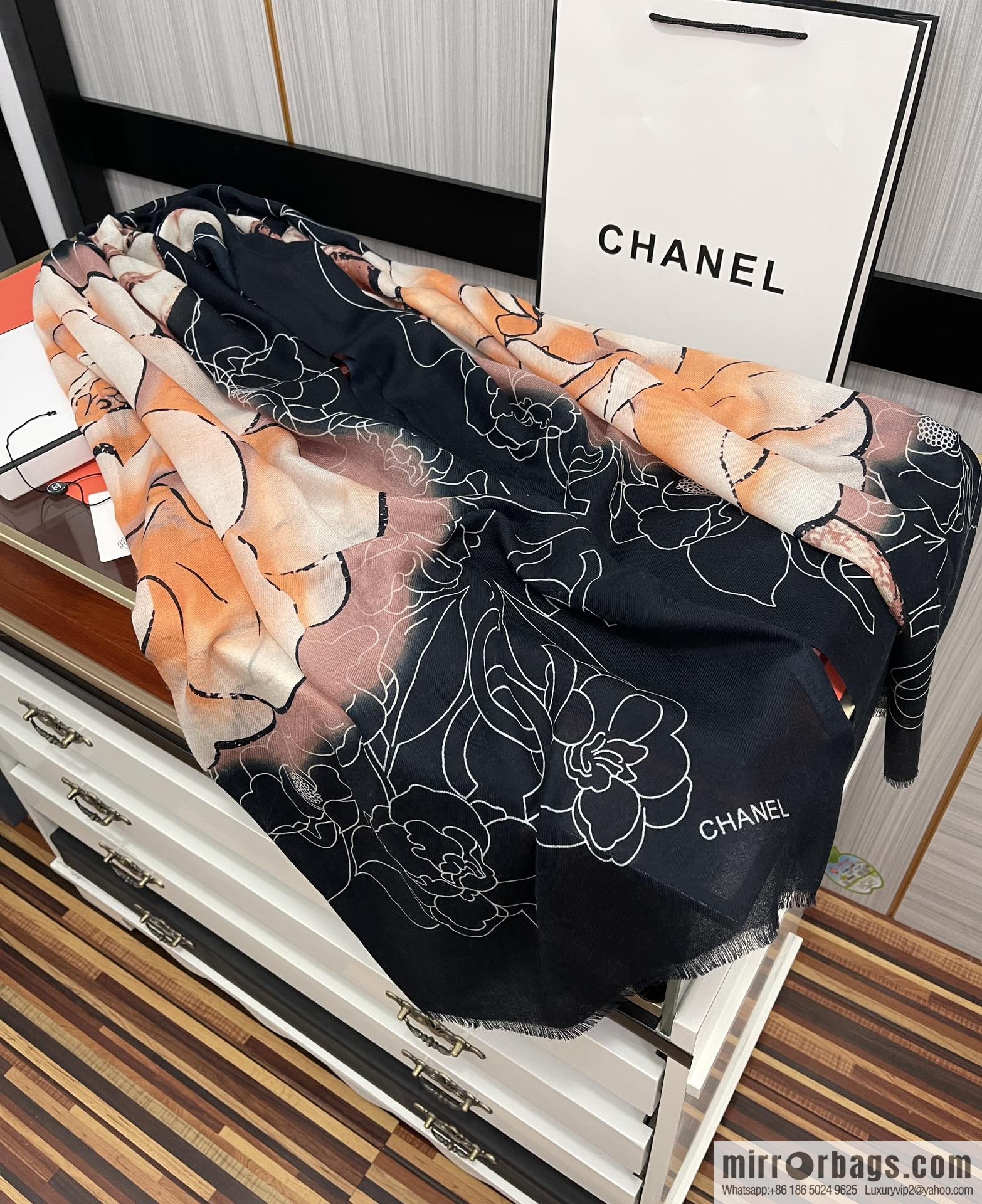Chanel double-sided ring velvet long towel