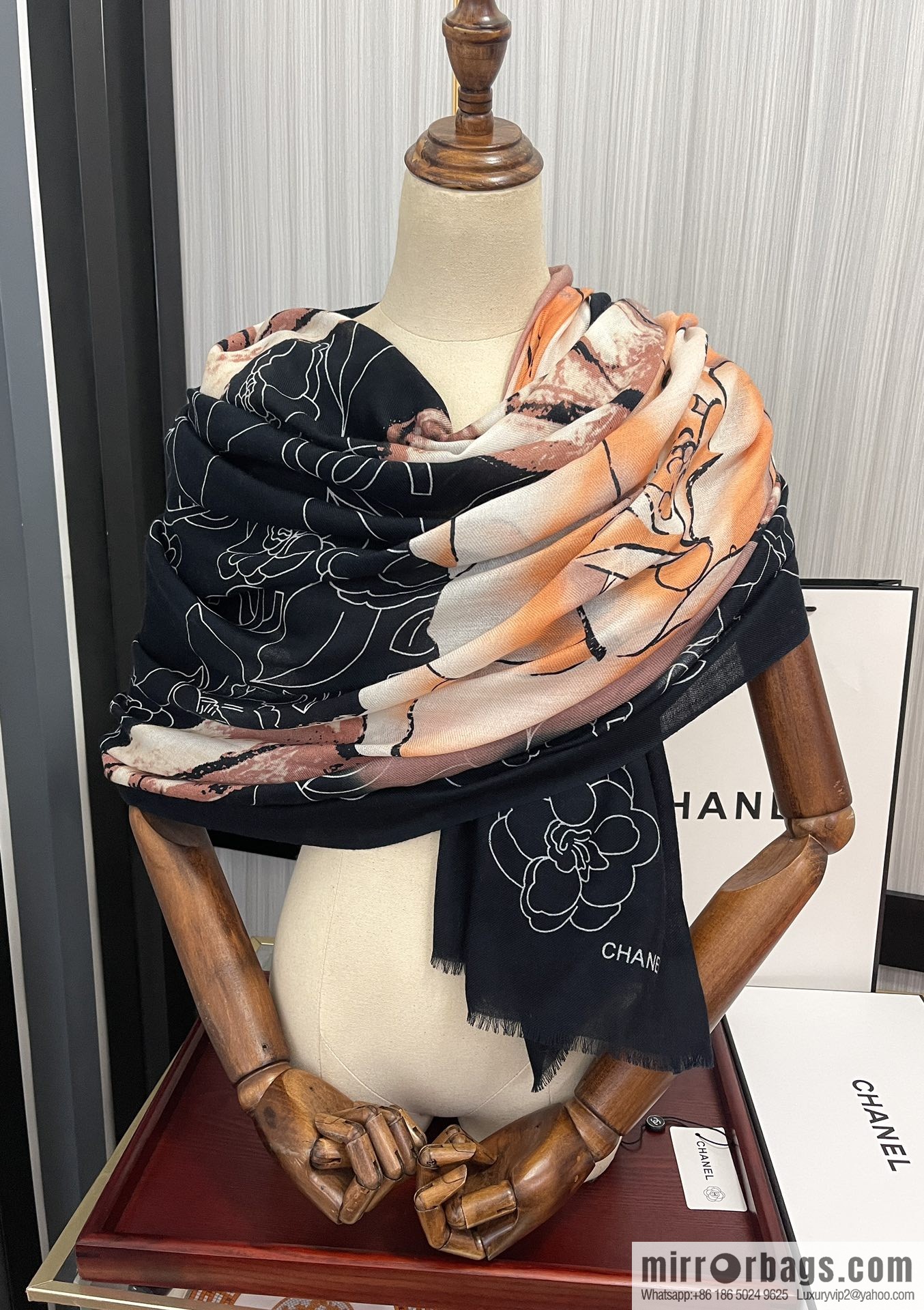 Chanel double-sided ring velvet long towel
