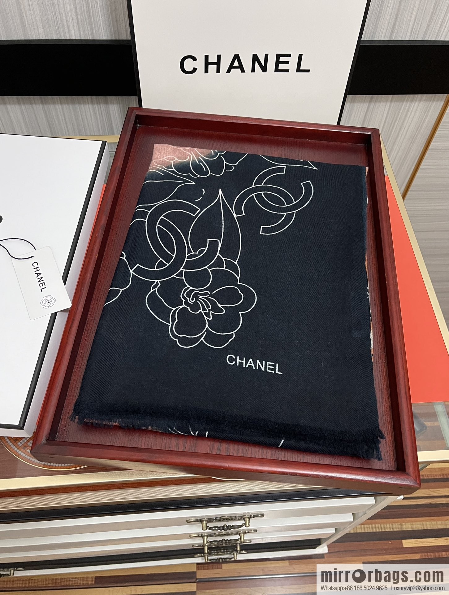 Chanel double-sided ring velvet long towel