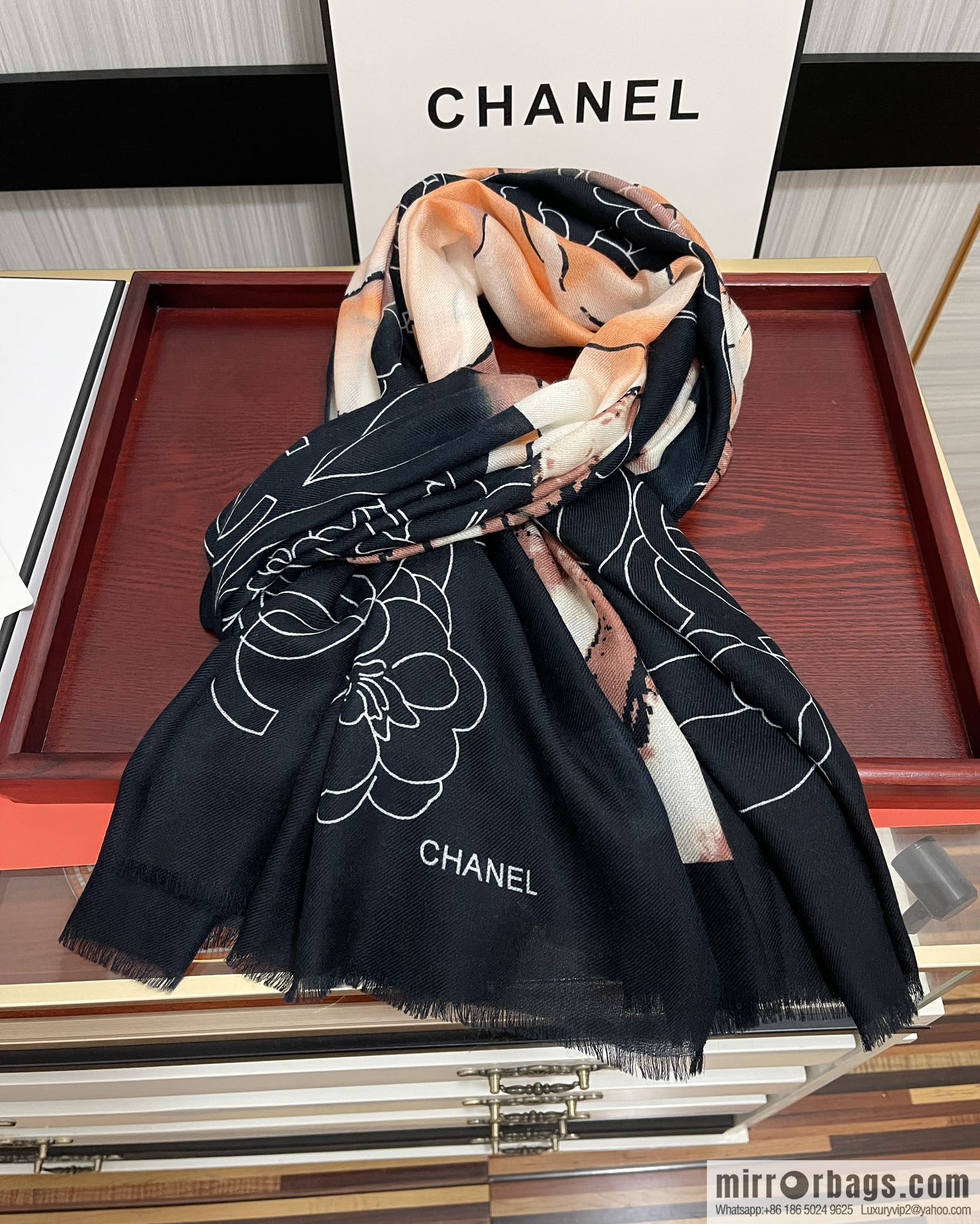 Chanel double-sided ring velvet long towel