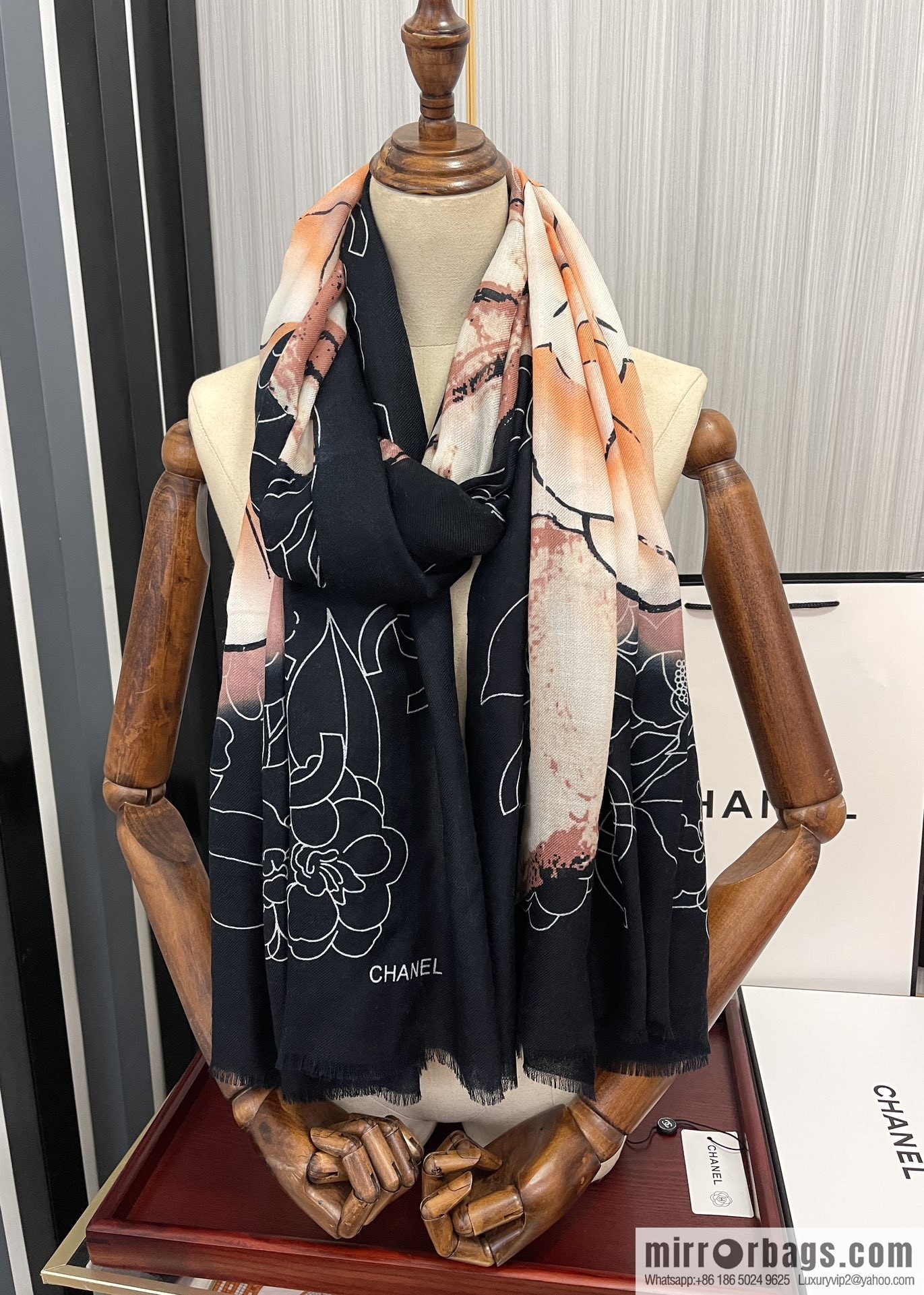 Chanel double-sided ring velvet long towel