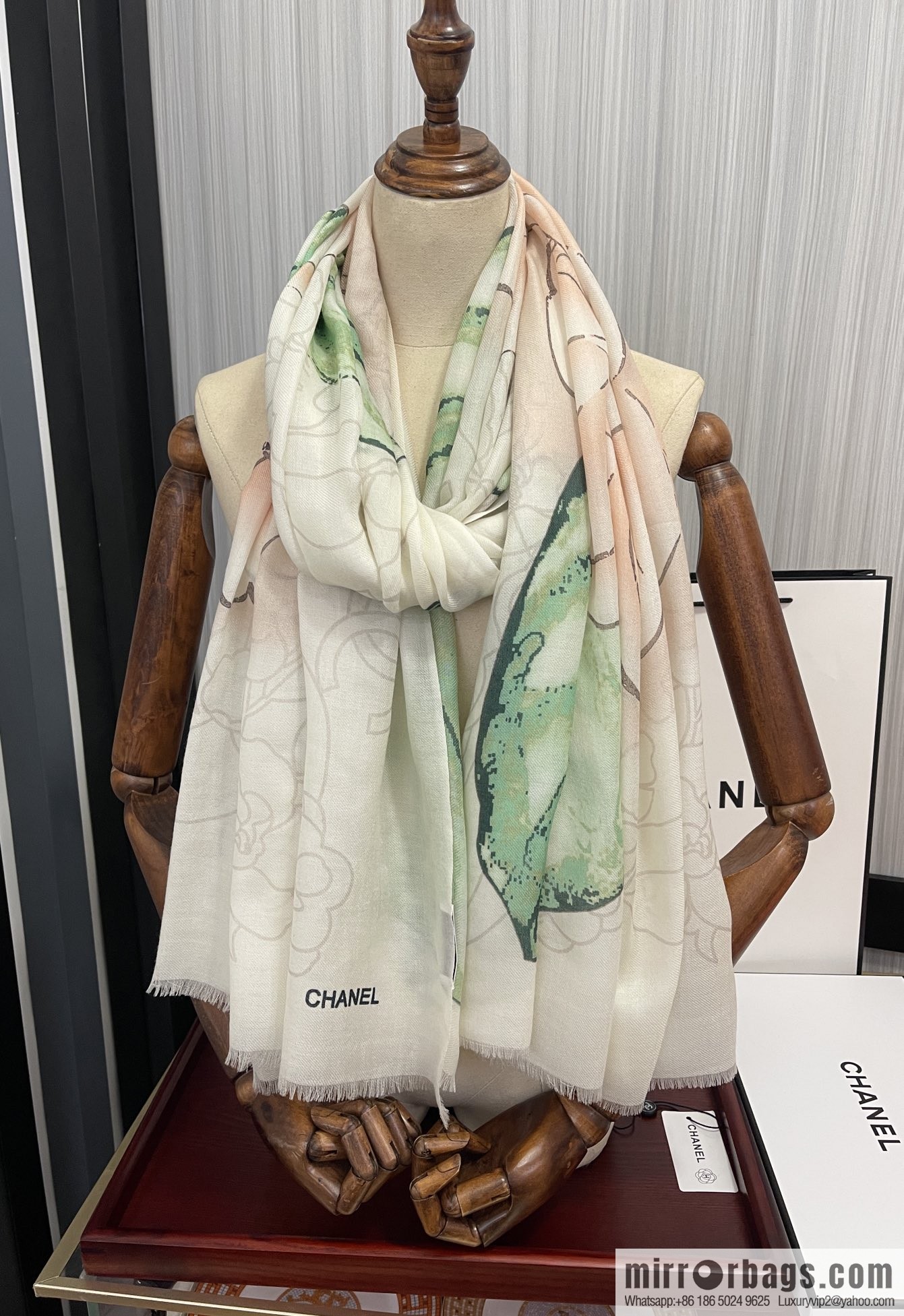 Chanel double-sided ring velvet long towel