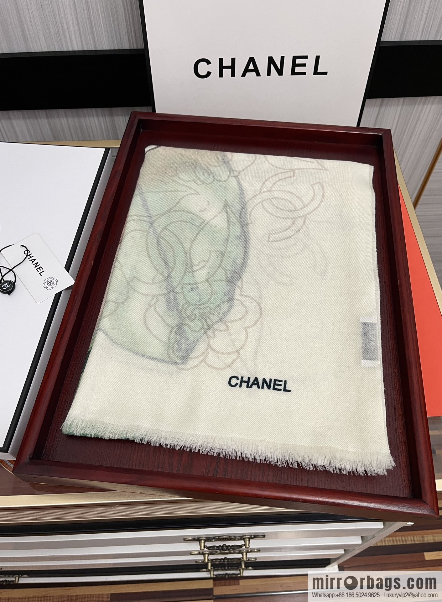 Chanel double-sided ring velvet long towel
