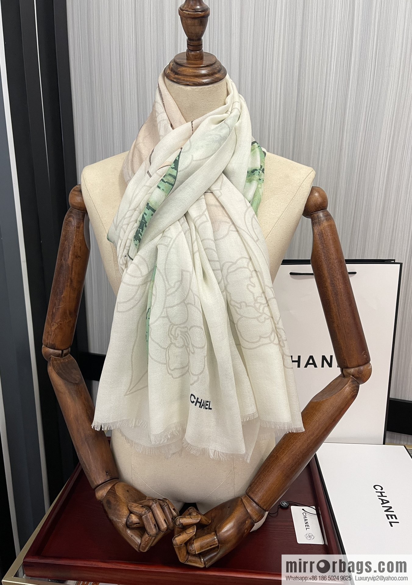 Chanel double-sided ring velvet long towel