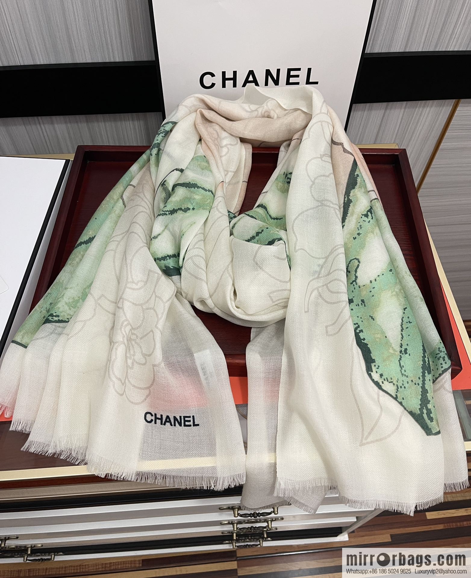 Chanel double-sided ring velvet long towel