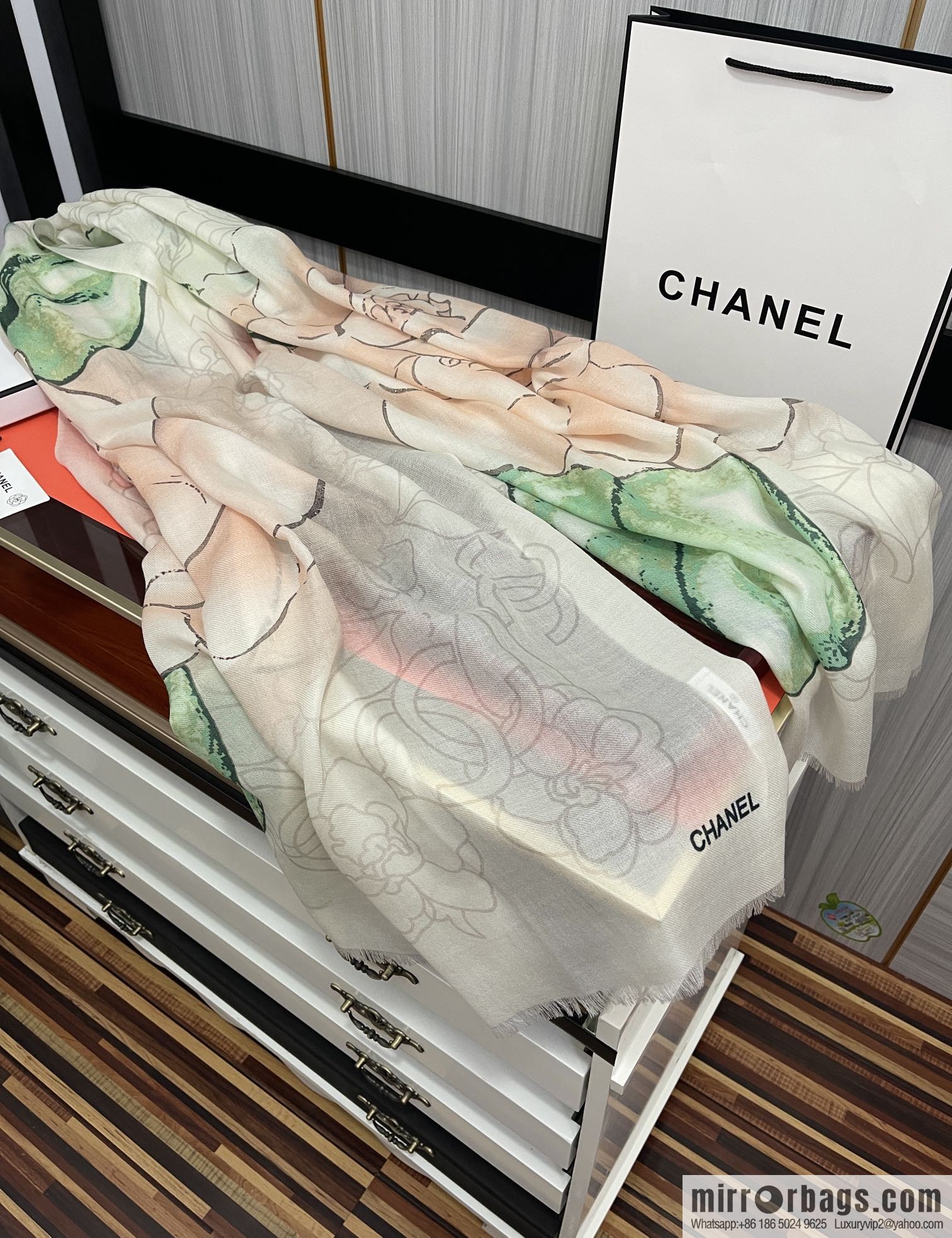 Chanel double-sided ring velvet long towel