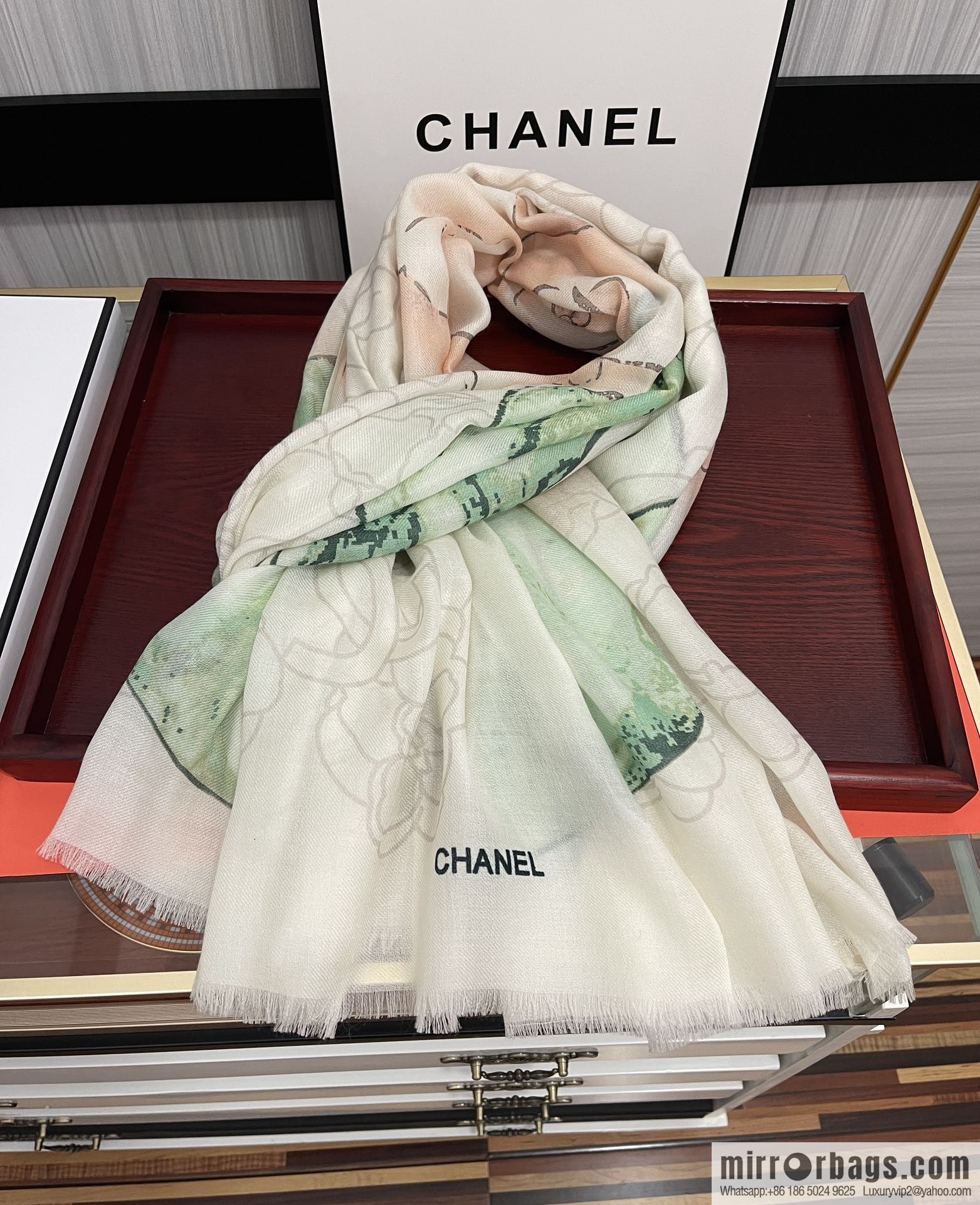 Chanel double-sided ring velvet long towel