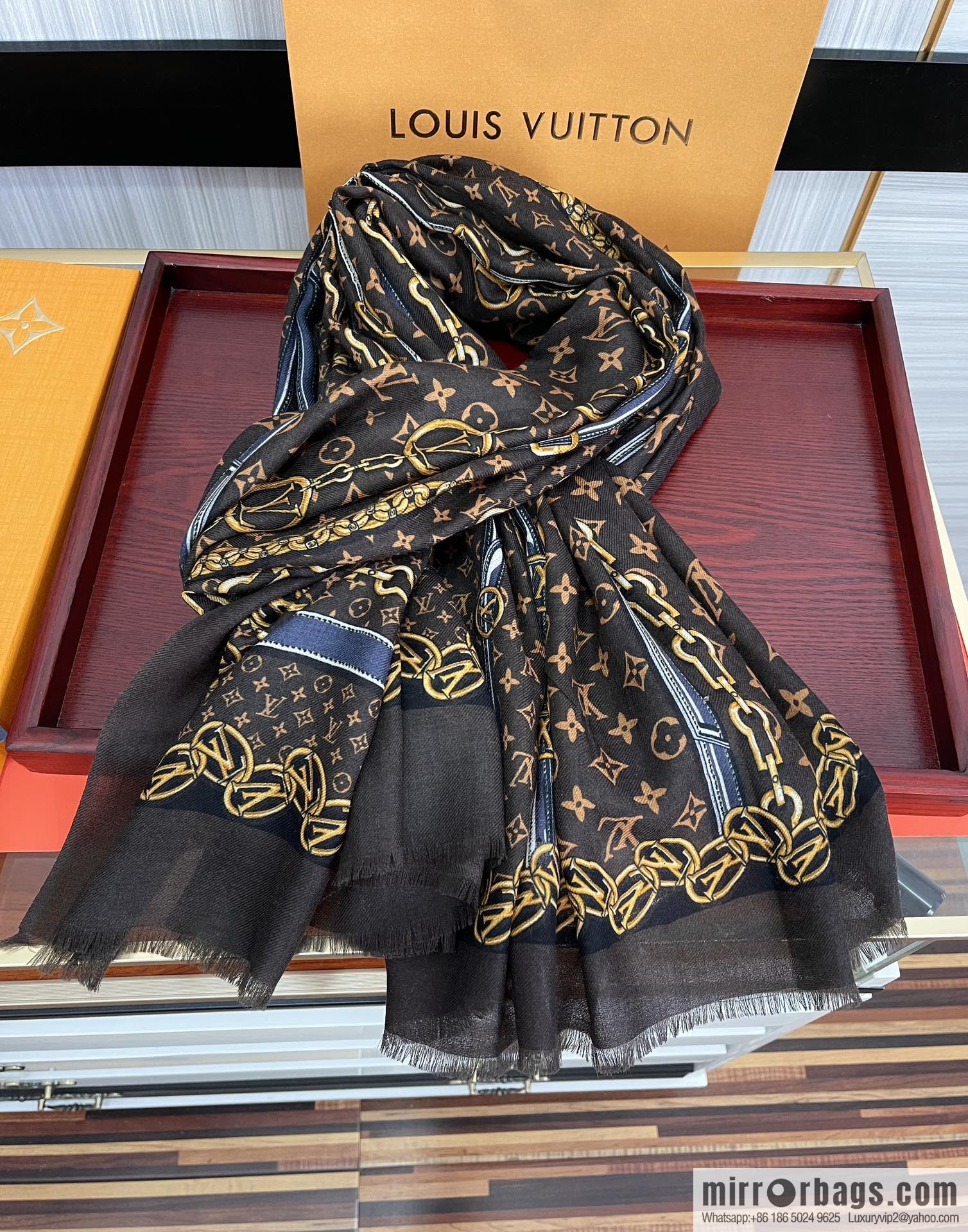 LV Louis Vuitton Double Sided 300 Ring Fleece Long Towel