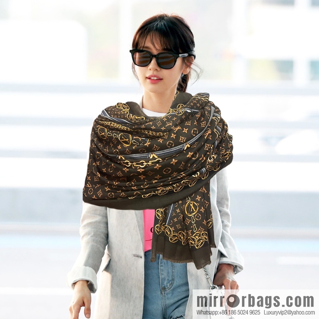LV Louis Vuitton Double Sided 300 Ring Fleece Long Towel