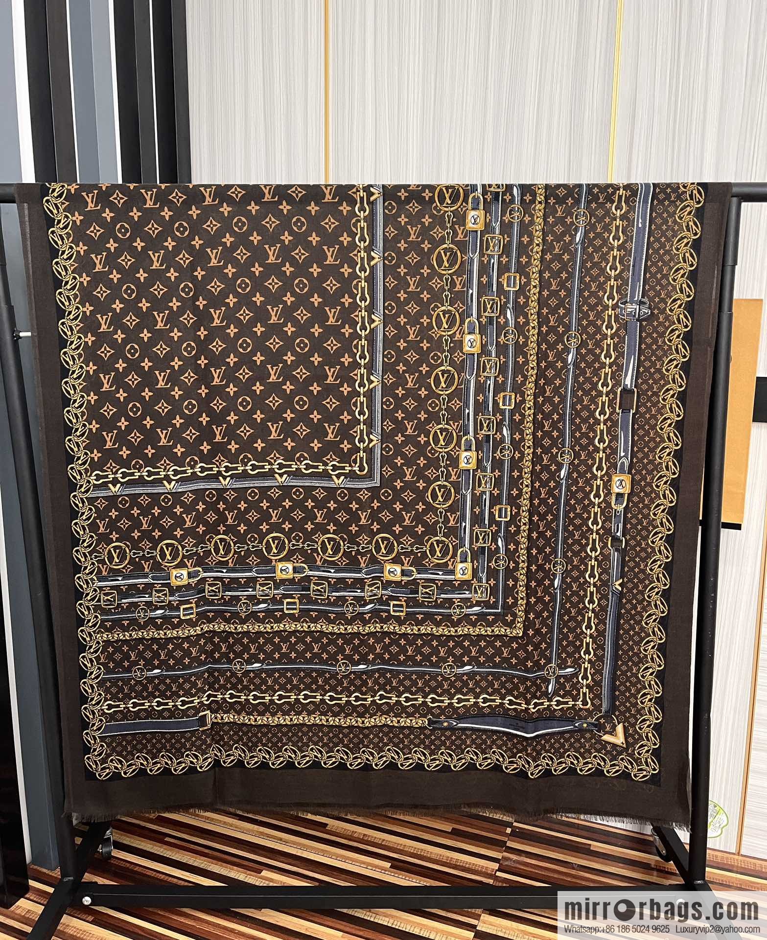 LV Louis Vuitton Double Sided 300 Ring Fleece Long Towel