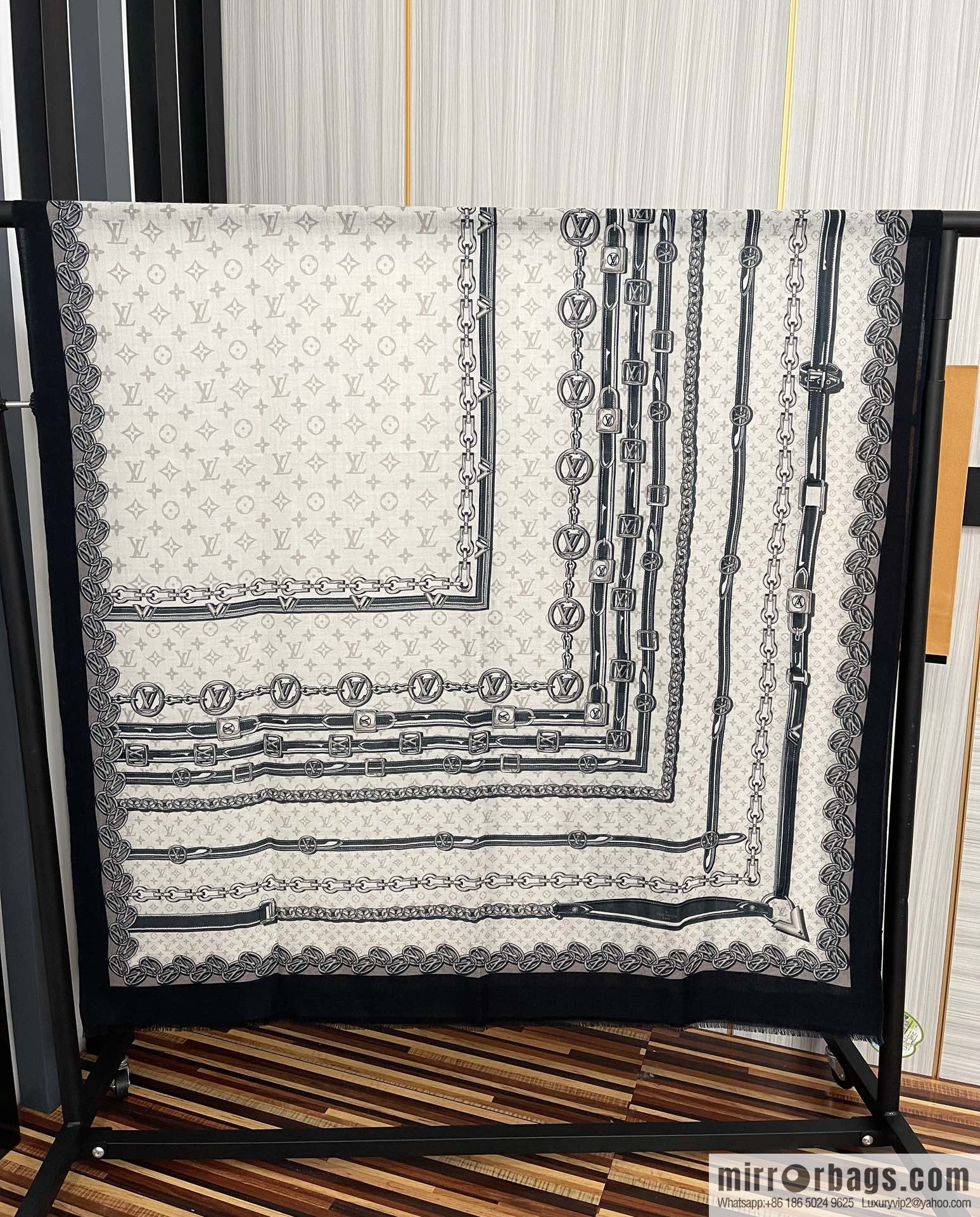 LV Louis Vuitton Double Sided 300 Ring Fleece Long Towel