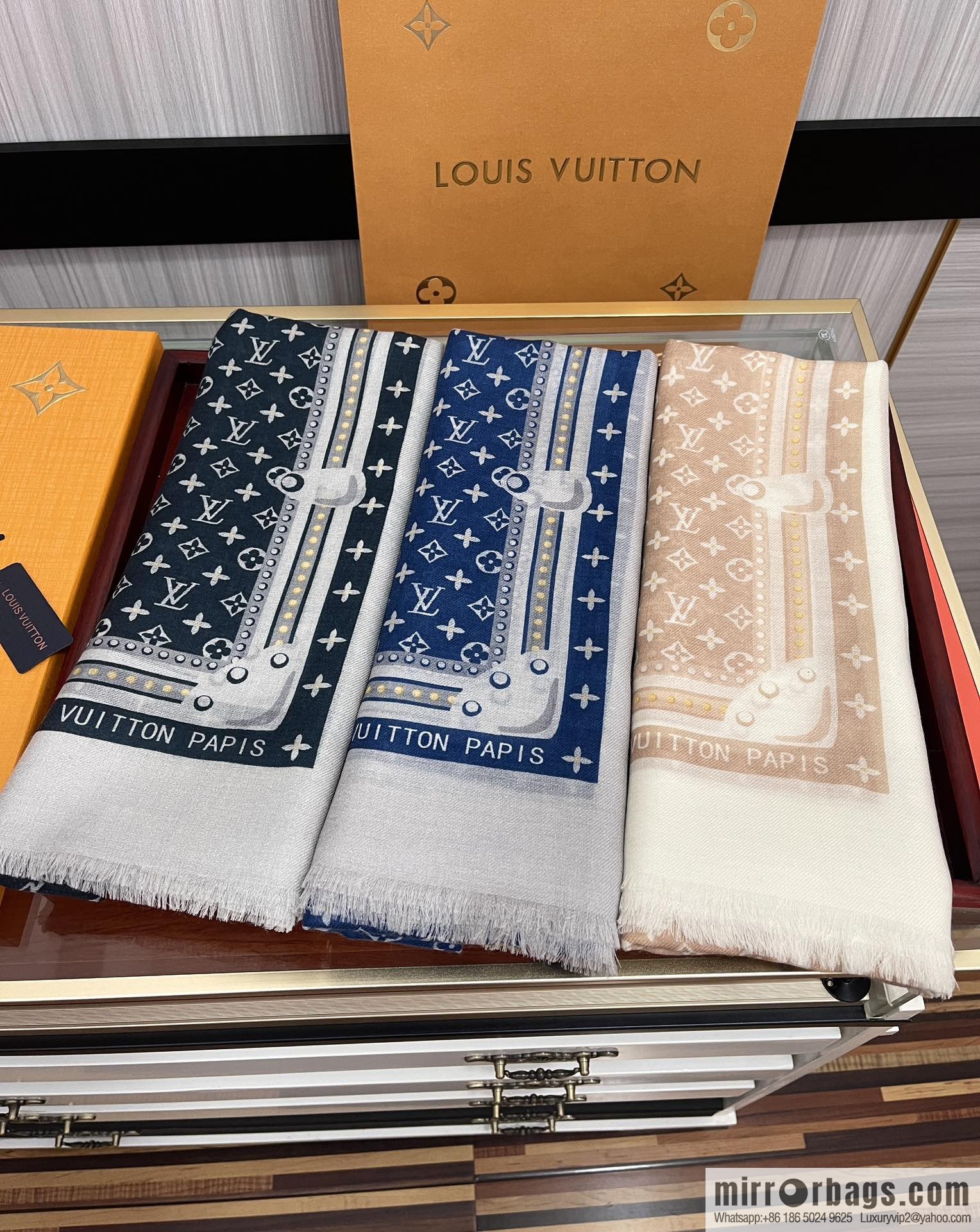 LV Louis Vuitton 2023 latest ring velvet long towel