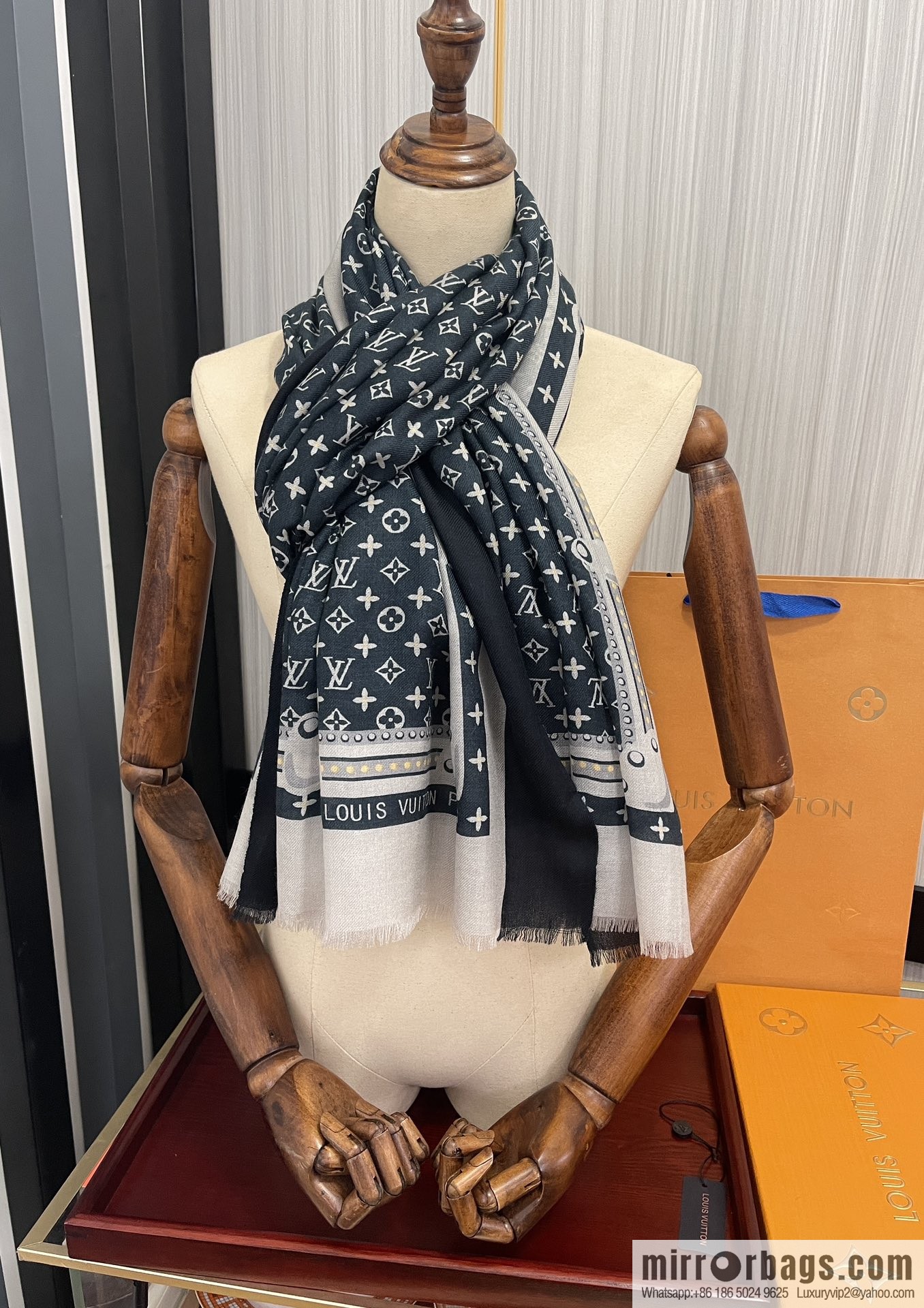 LV Louis Vuitton 2023 latest ring velvet long towel