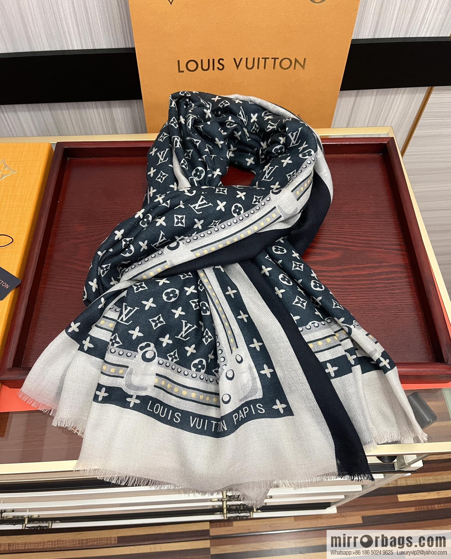LV Louis Vuitton 2023 latest ring velvet long towel