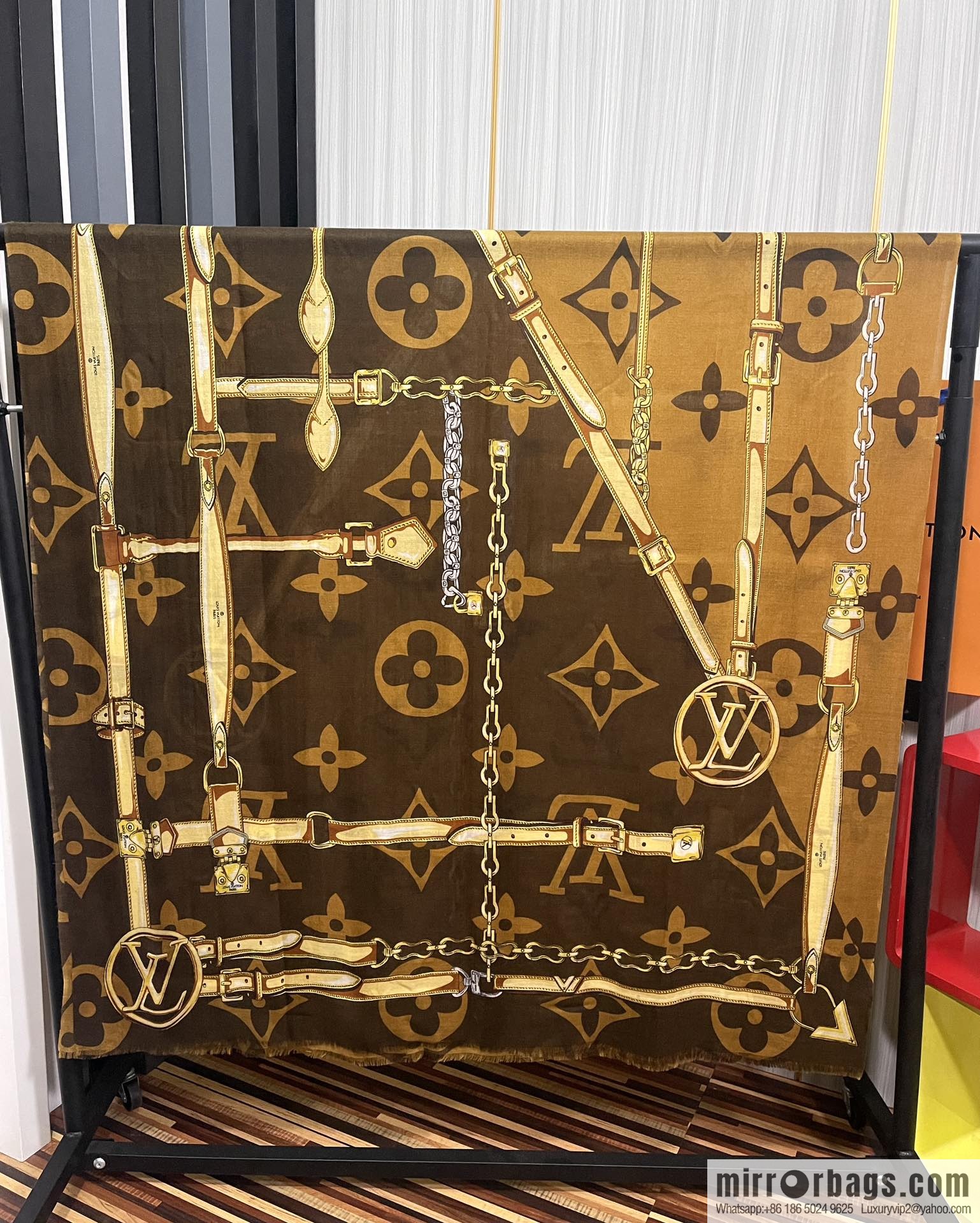 LV Louis Vuitton double-sided ring velvet long towel