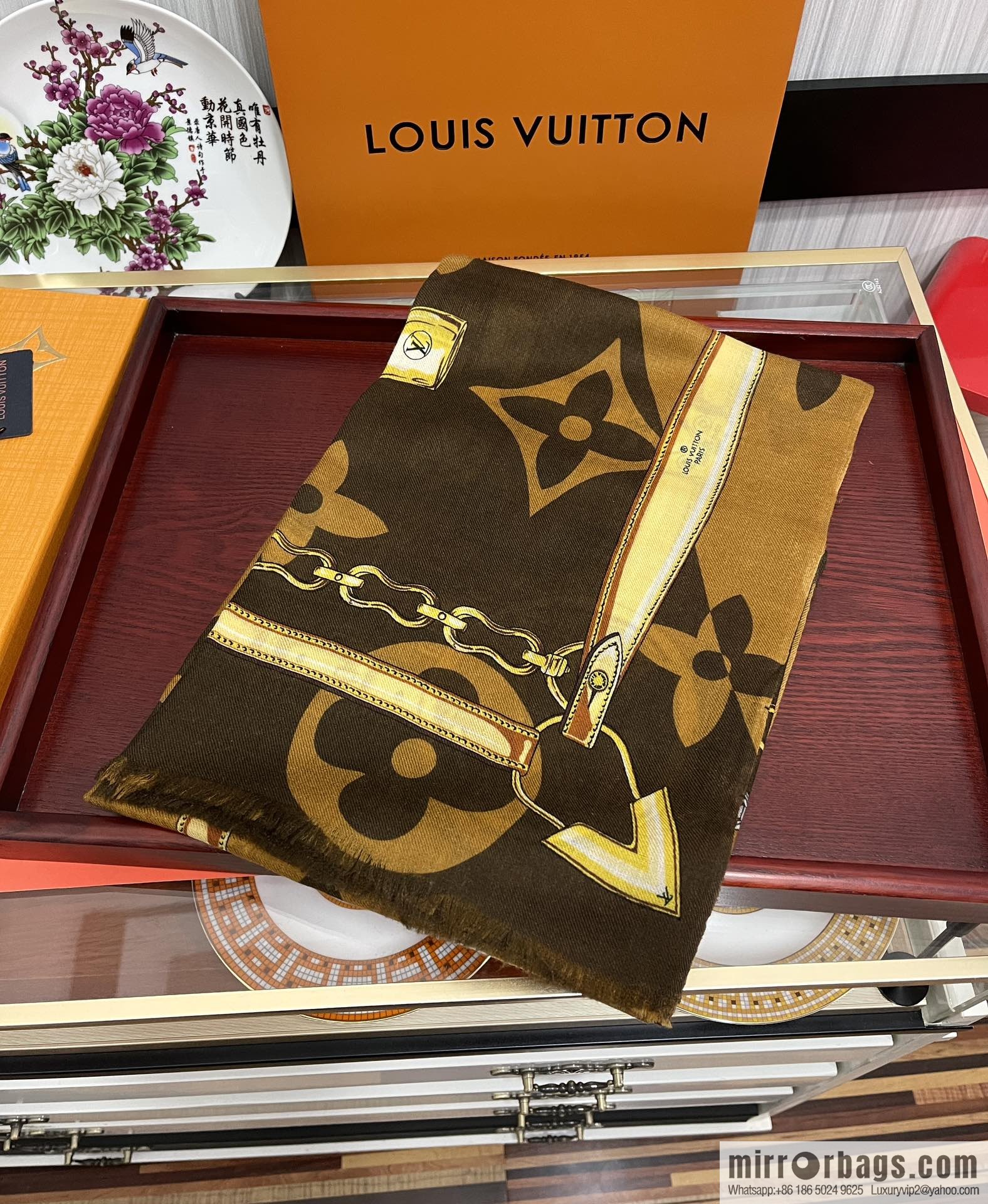 LV Louis Vuitton double-sided ring velvet long towel