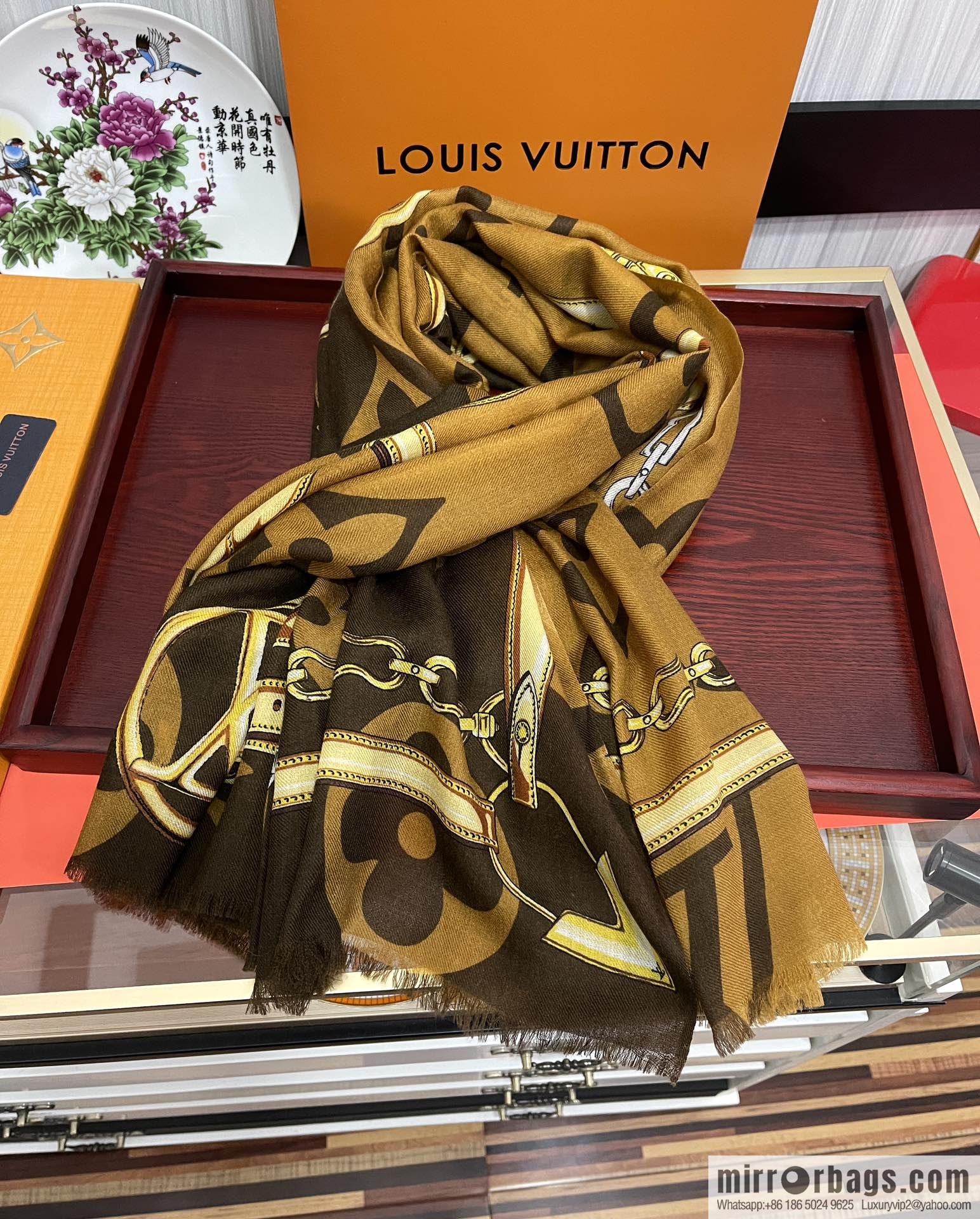 LV Louis Vuitton double-sided ring velvet long towel