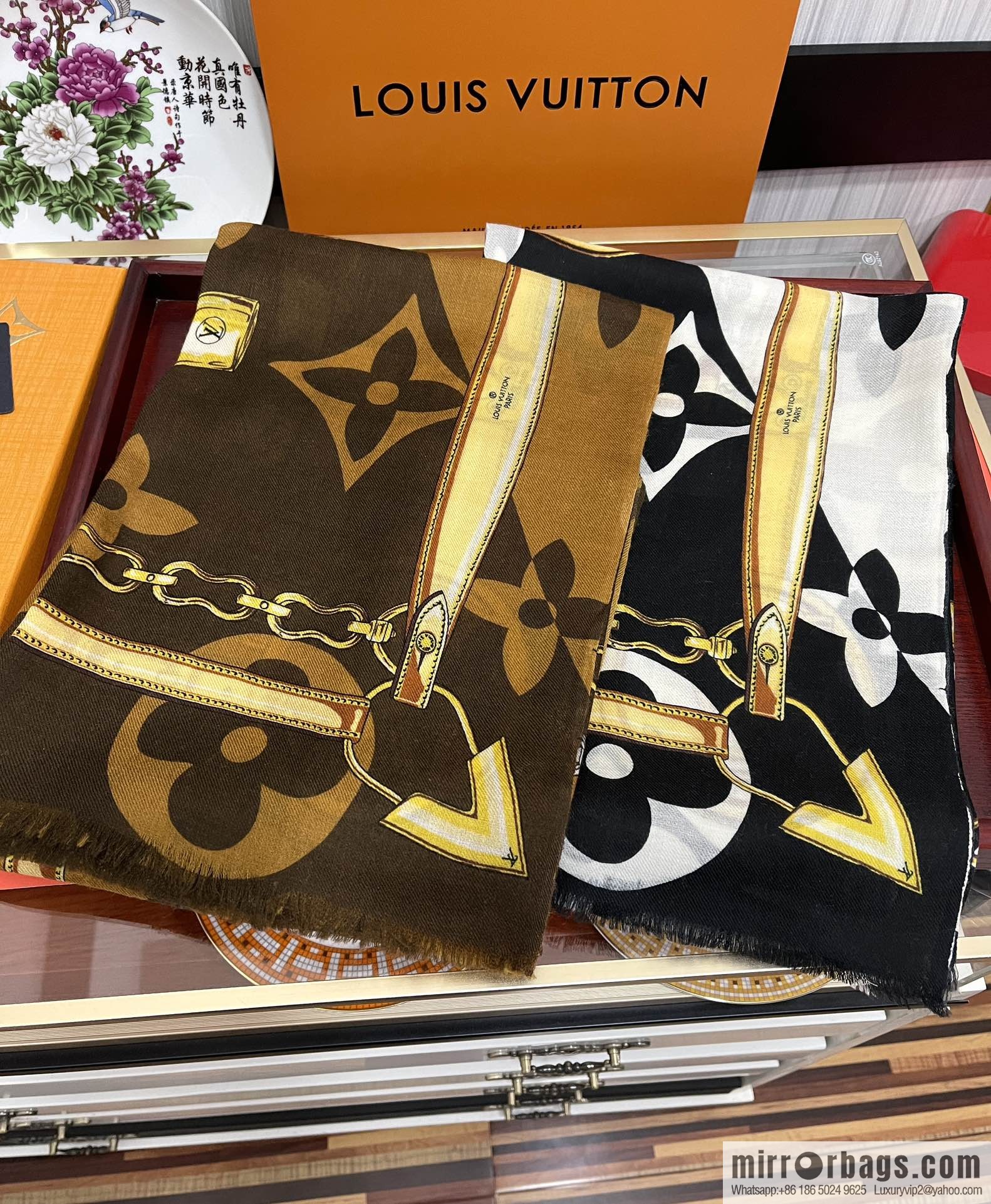 LV Louis Vuitton double-sided ring velvet long towel
