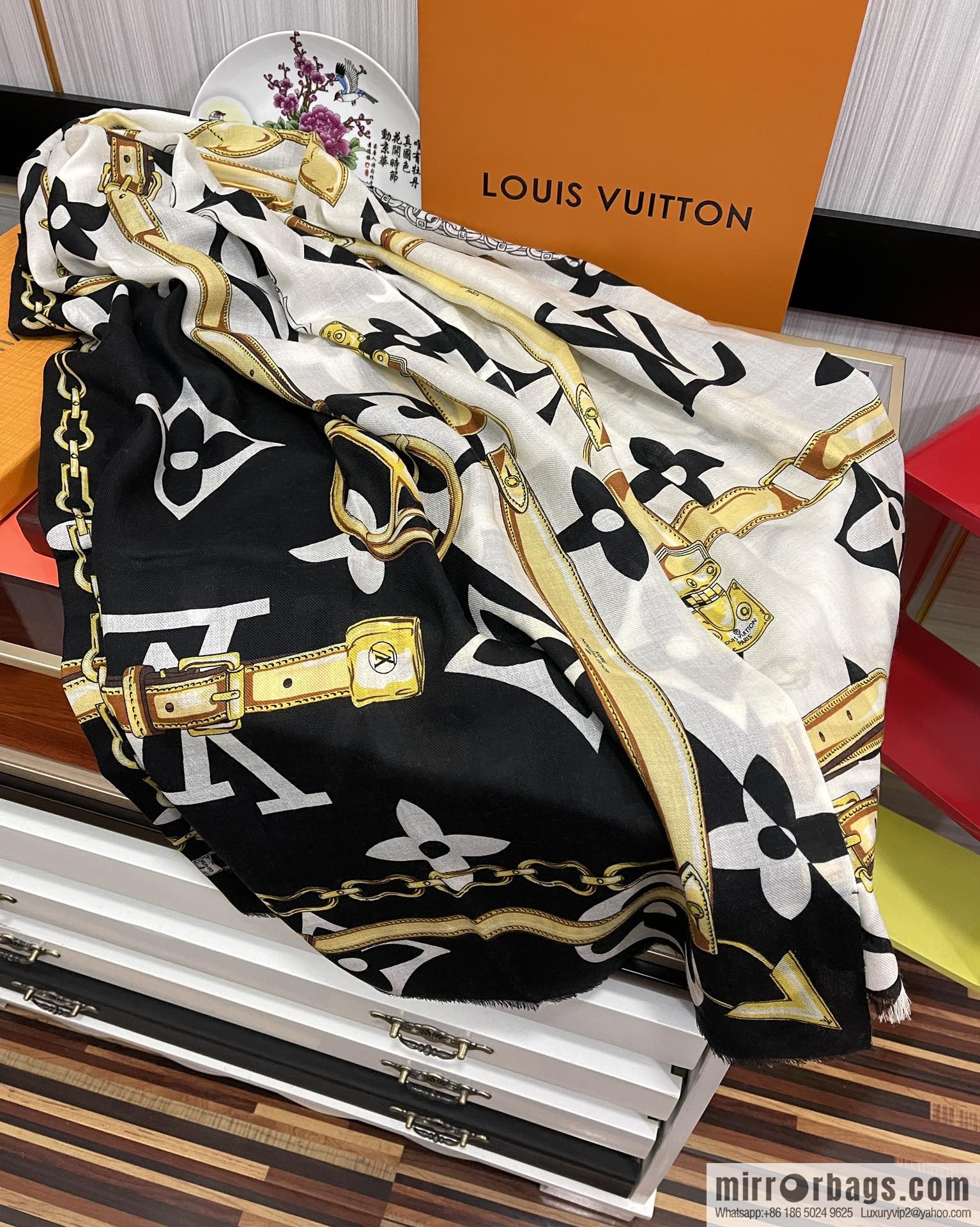 LV Louis Vuitton double-sided ring velvet long towel