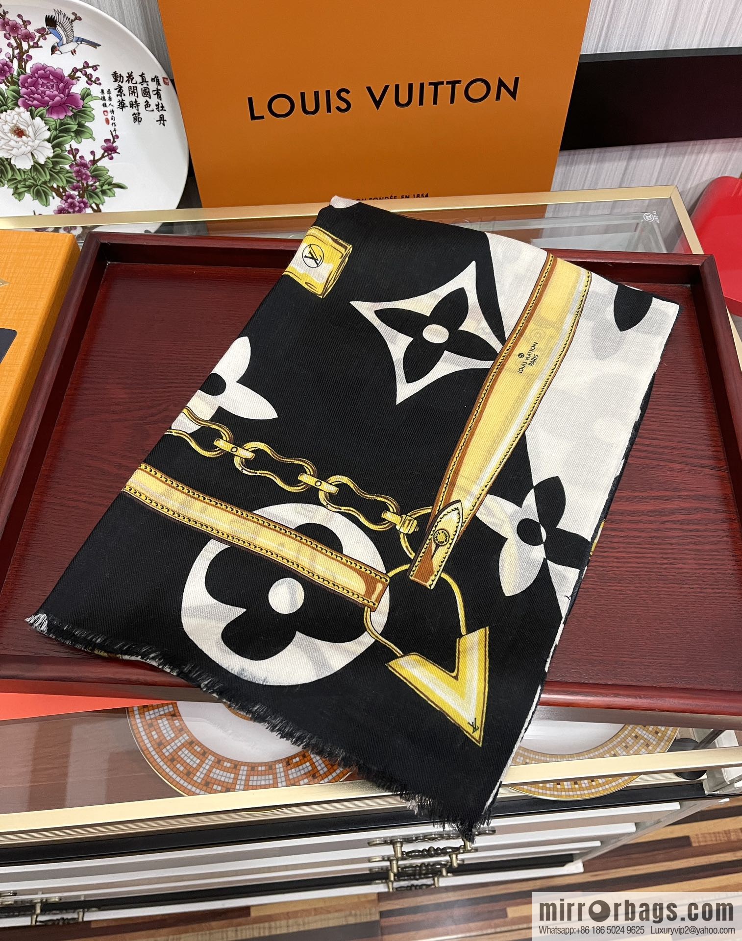LV Louis Vuitton double-sided ring velvet long towel