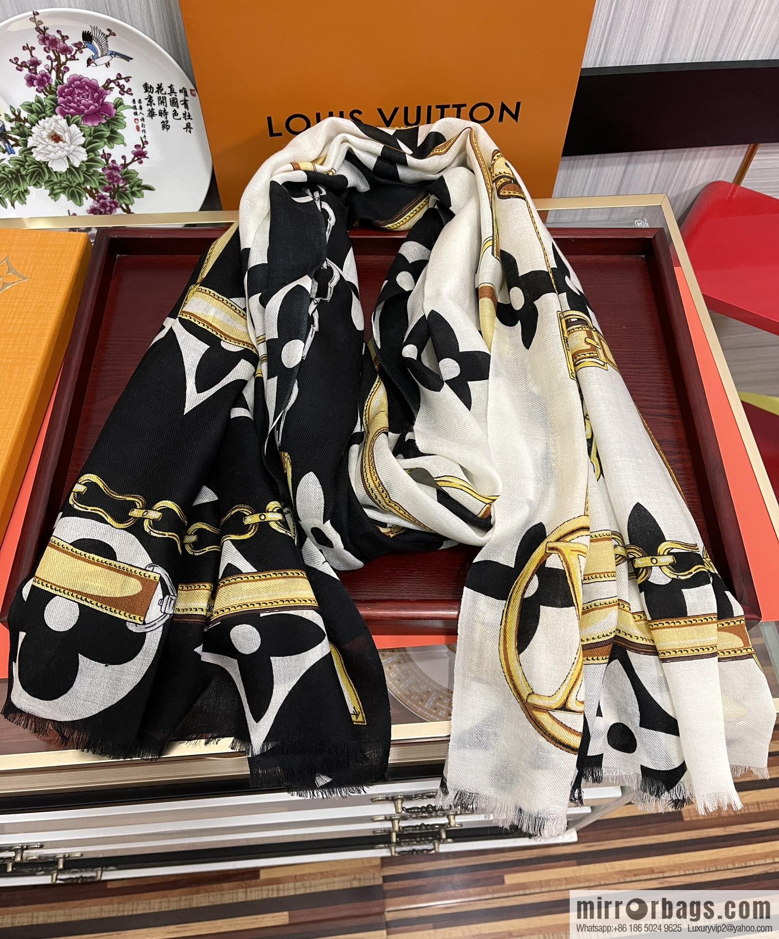 LV Louis Vuitton double-sided ring velvet long towel