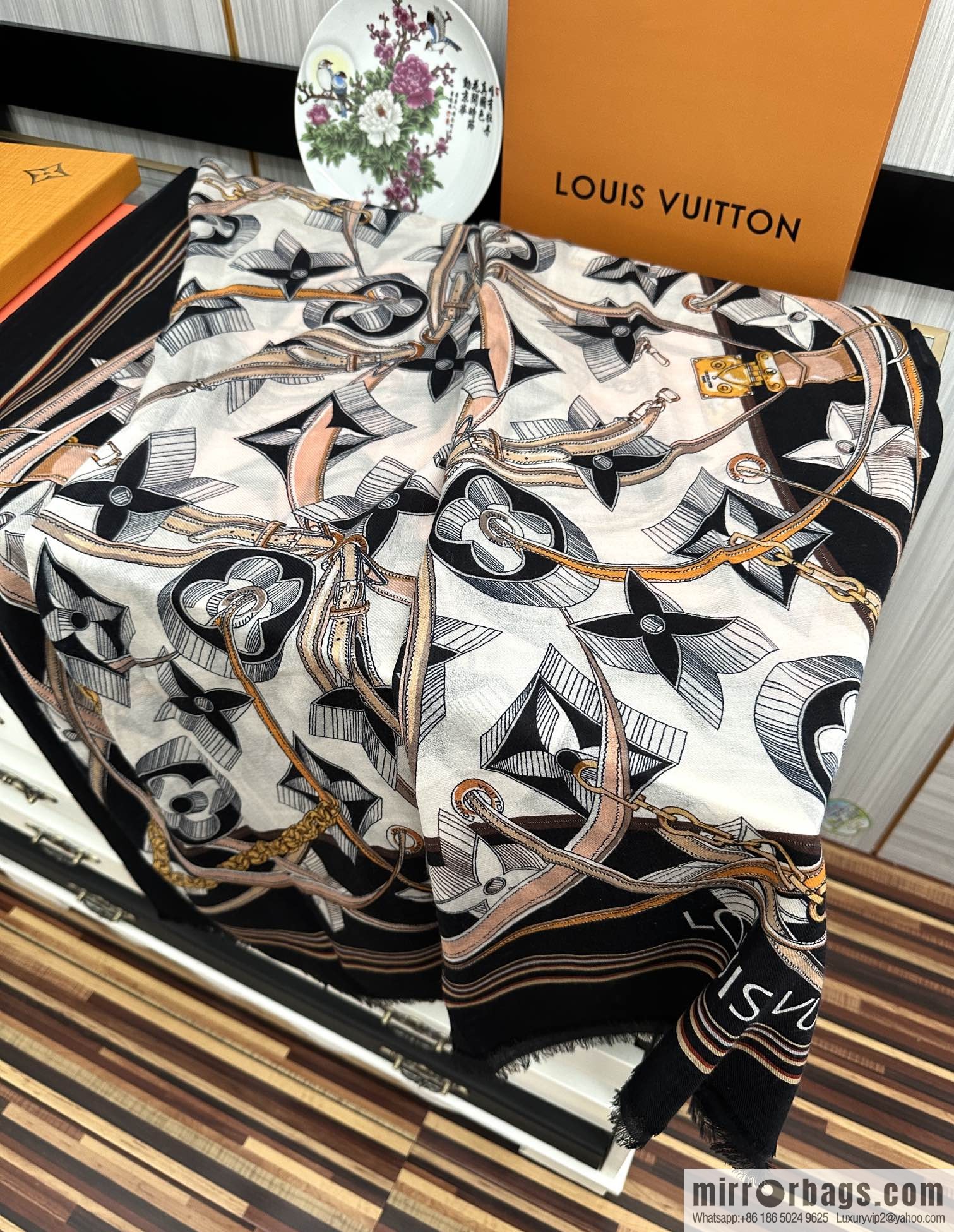 LV Louis Vuitton's latest cashmere towel