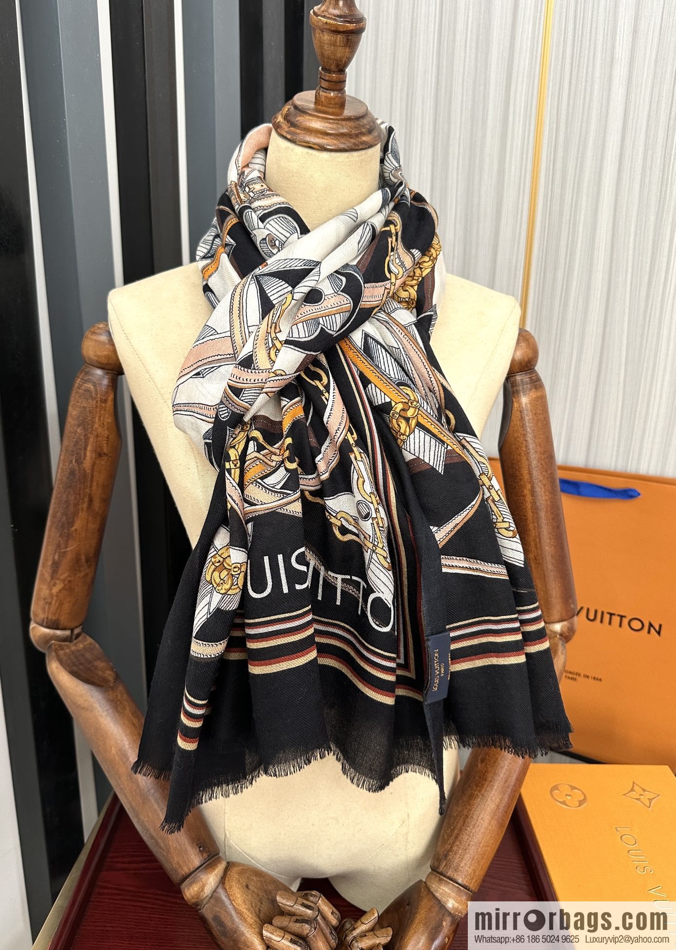 LV Louis Vuitton's latest cashmere towel