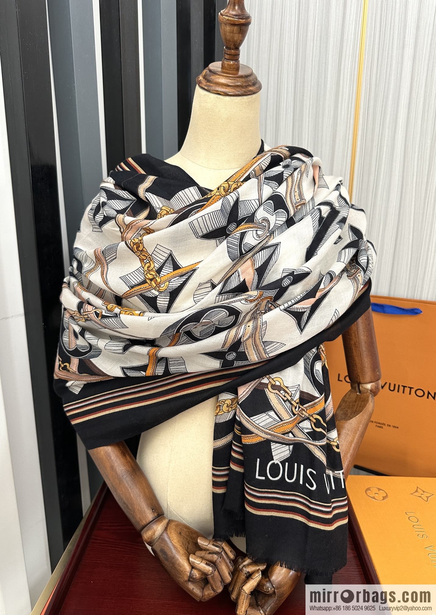 LV Louis Vuitton's latest cashmere towel