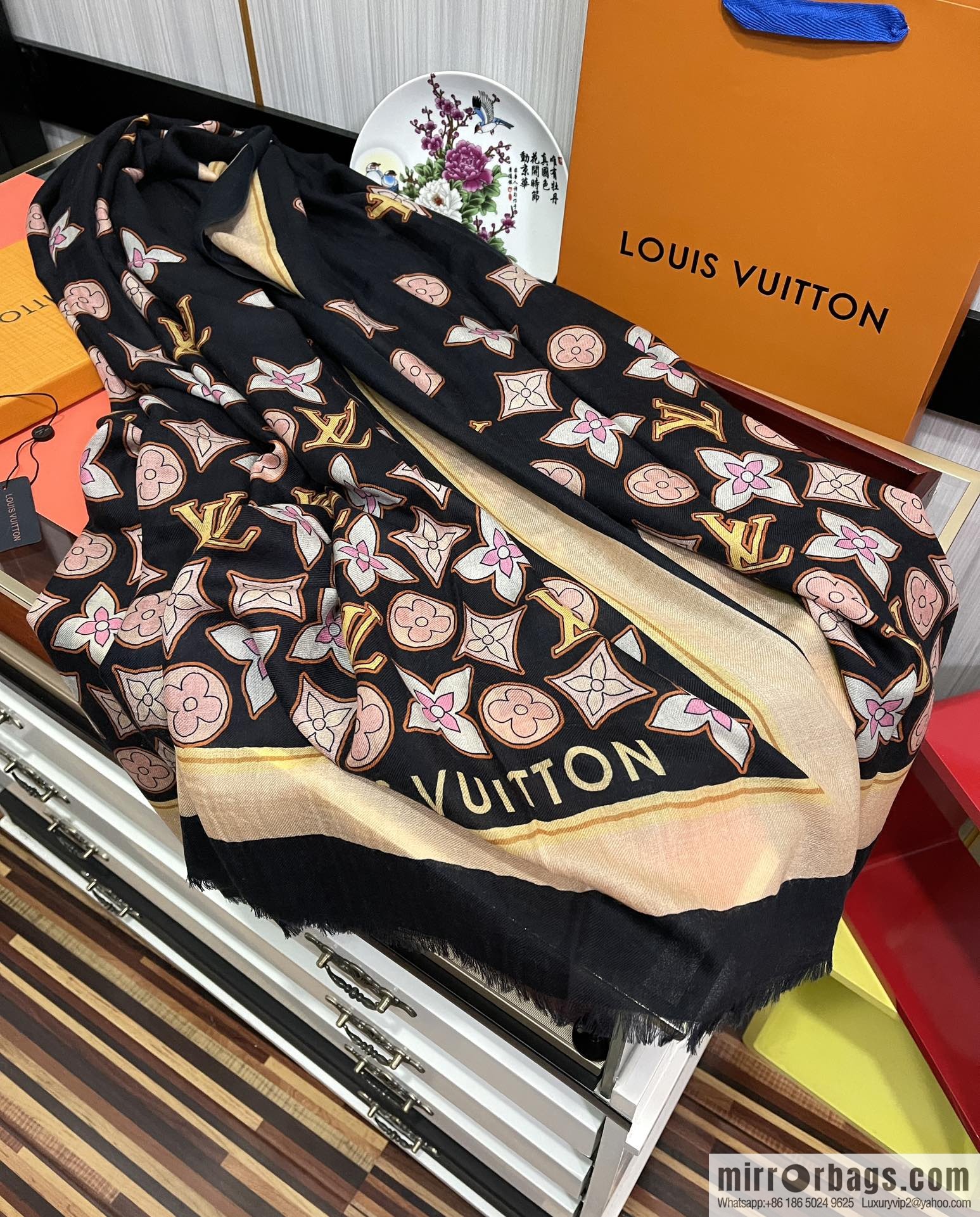 LV Louis Vuitton 300 cashmere long towels