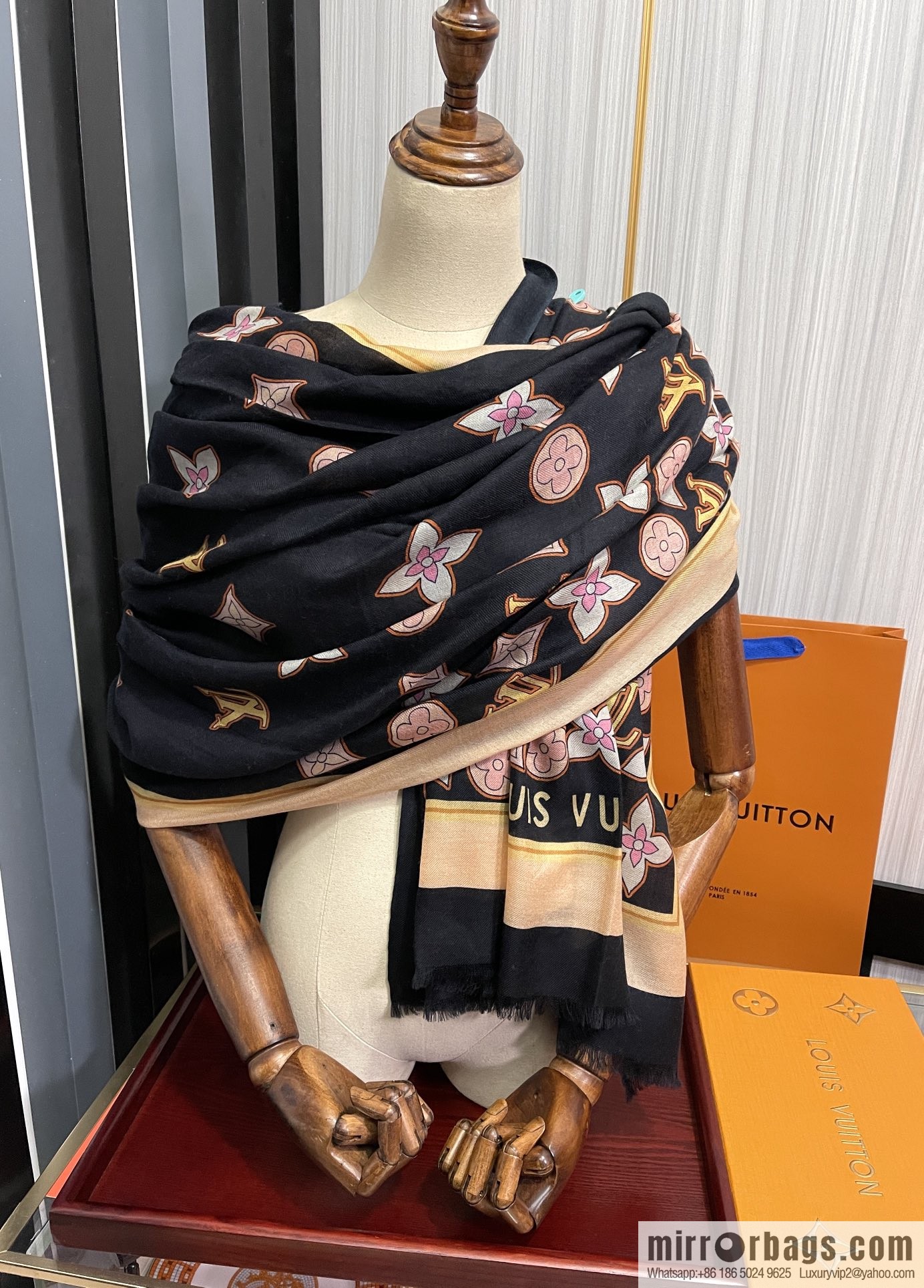 LV Louis Vuitton 300 cashmere long towels