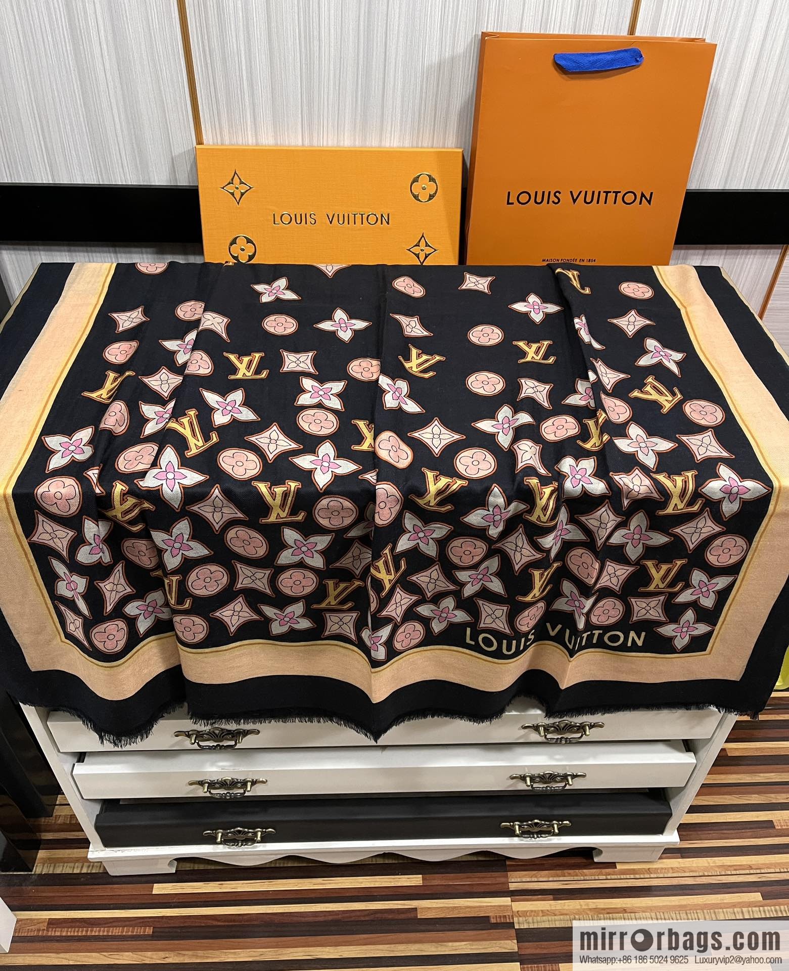 LV Louis Vuitton 300 cashmere long towels