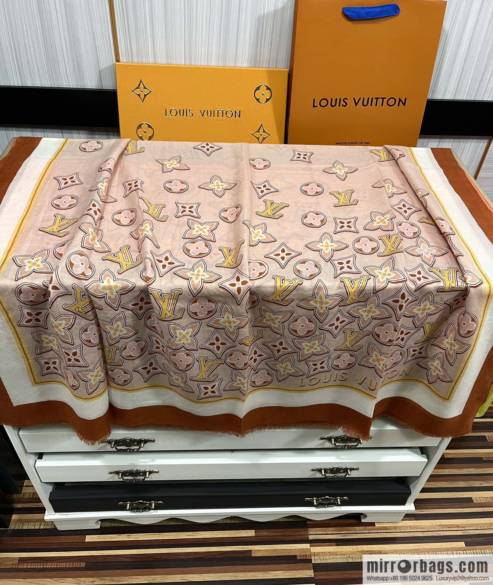 LV Louis Vuitton 300 cashmere long towels