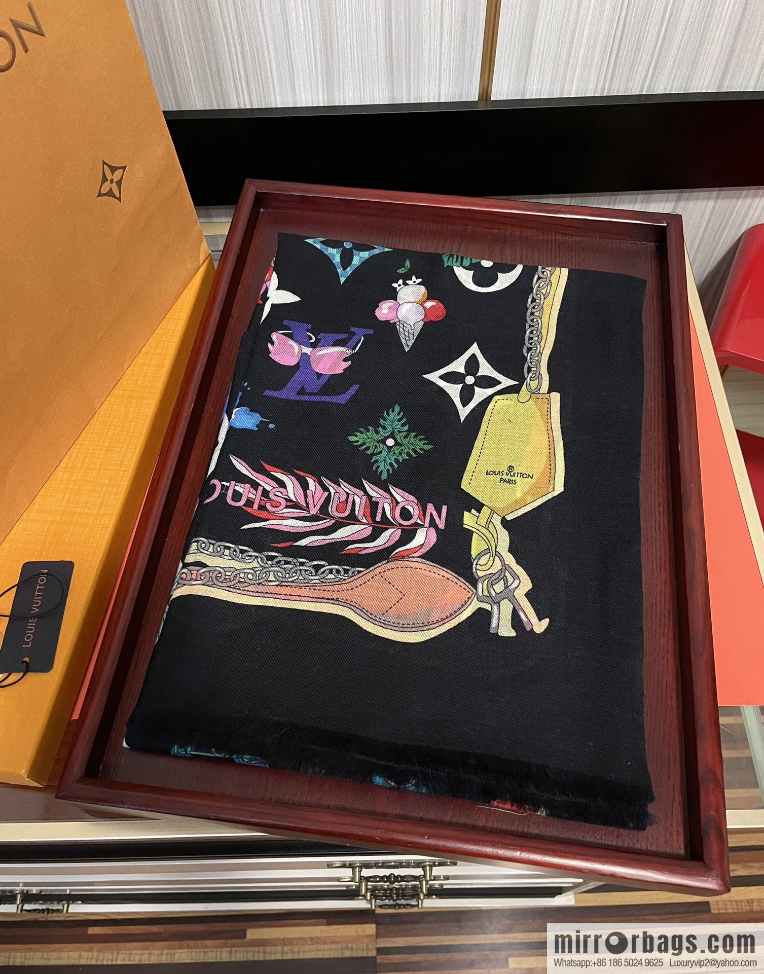 LV Louis Vuitton double-sided ring velvet long towel