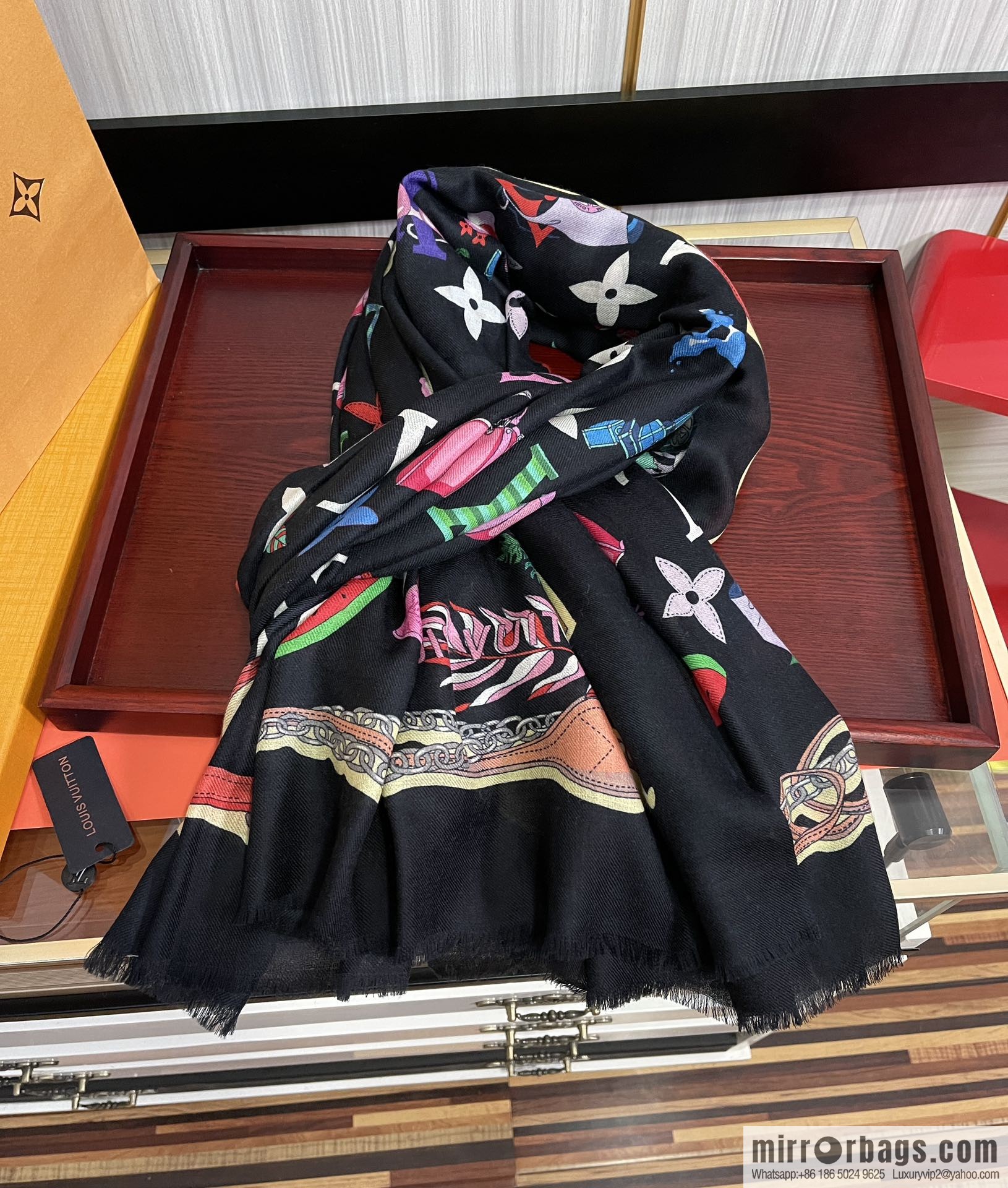 LV Louis Vuitton double-sided ring velvet long towel