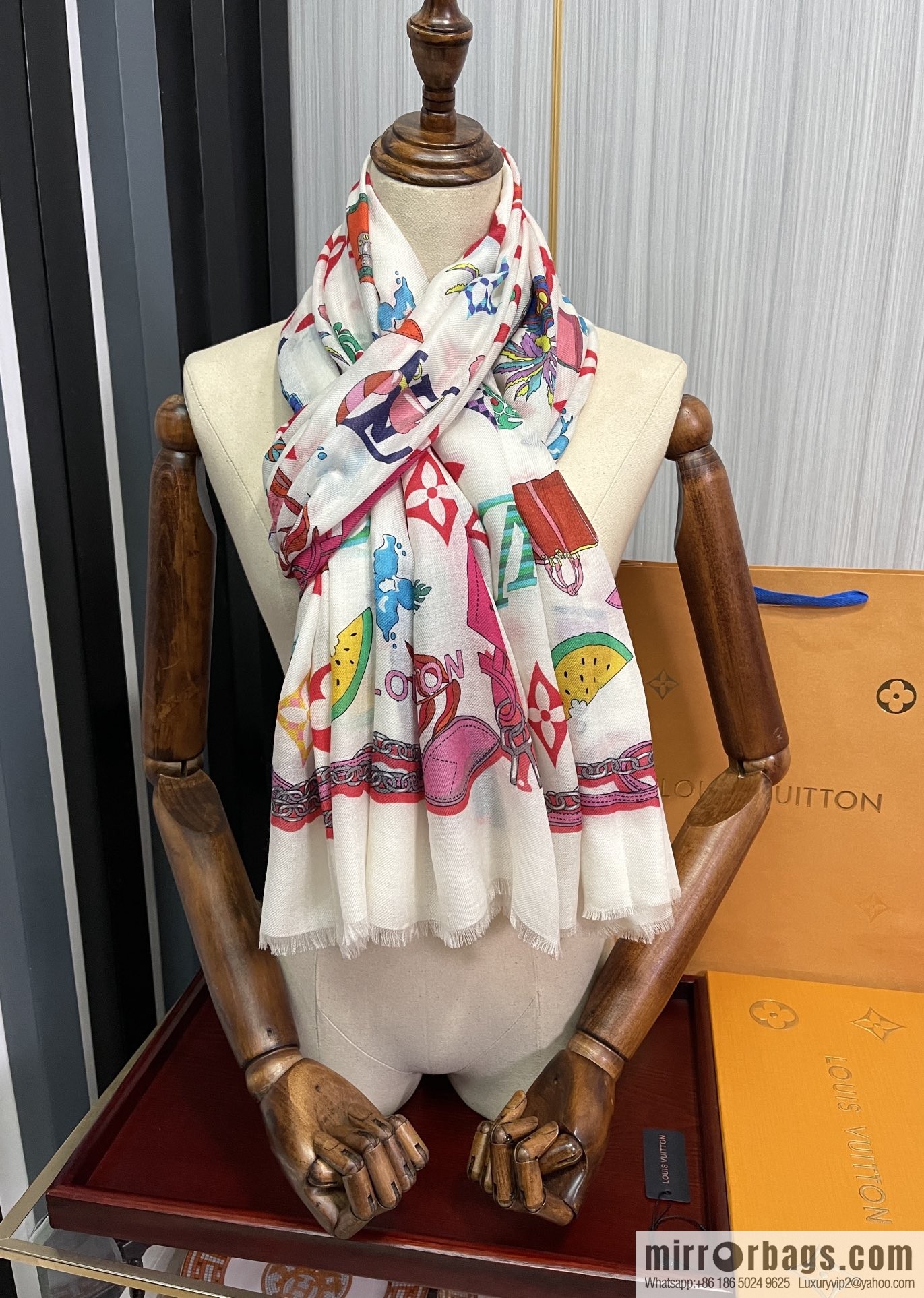 LV Louis Vuitton double-sided ring velvet long towel