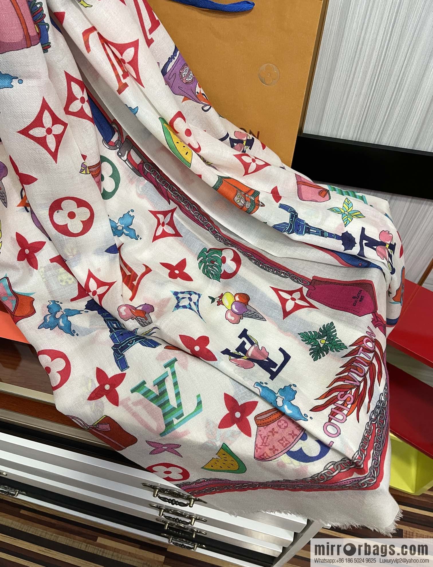 LV Louis Vuitton double-sided ring velvet long towel