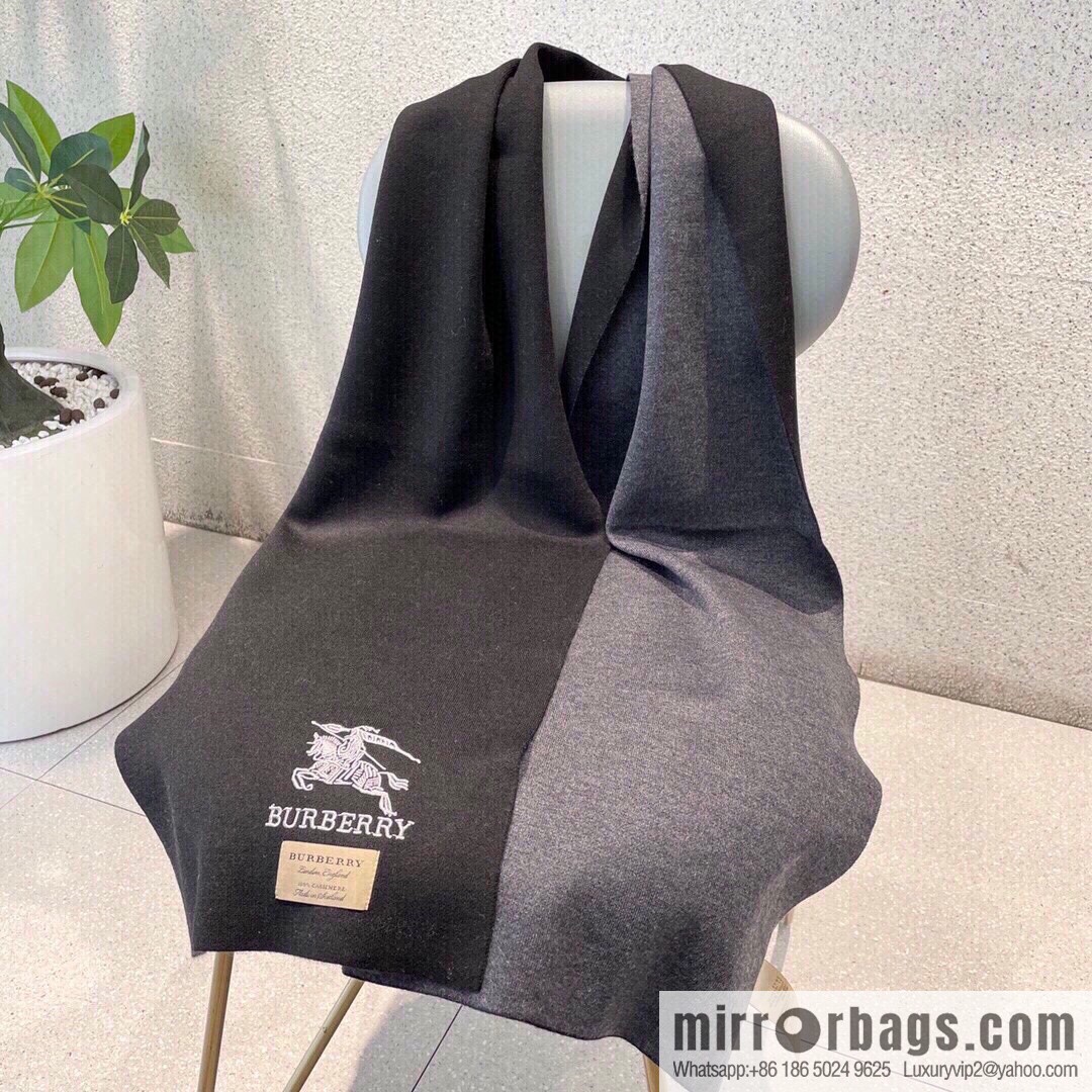 Burberry Burberry Classic Horse 100% Imported Knitted Cashmere Scarf