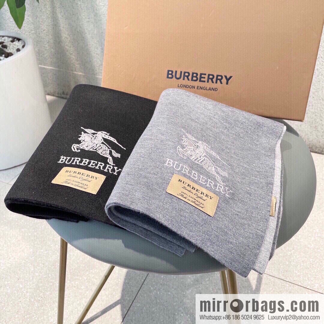 Burberry Burberry Classic Horse 100% Imported Knitted Cashmere Scarf