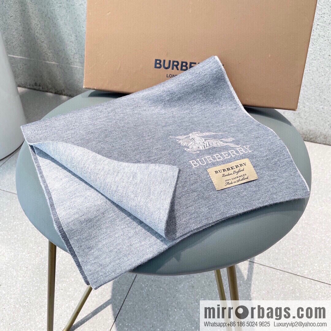 Burberry Burberry Classic Horse 100% Imported Knitted Cashmere Scarf