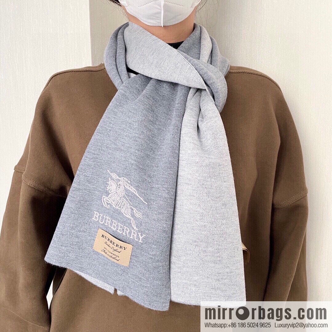 Burberry Burberry Classic Horse 100% Imported Knitted Cashmere Scarf