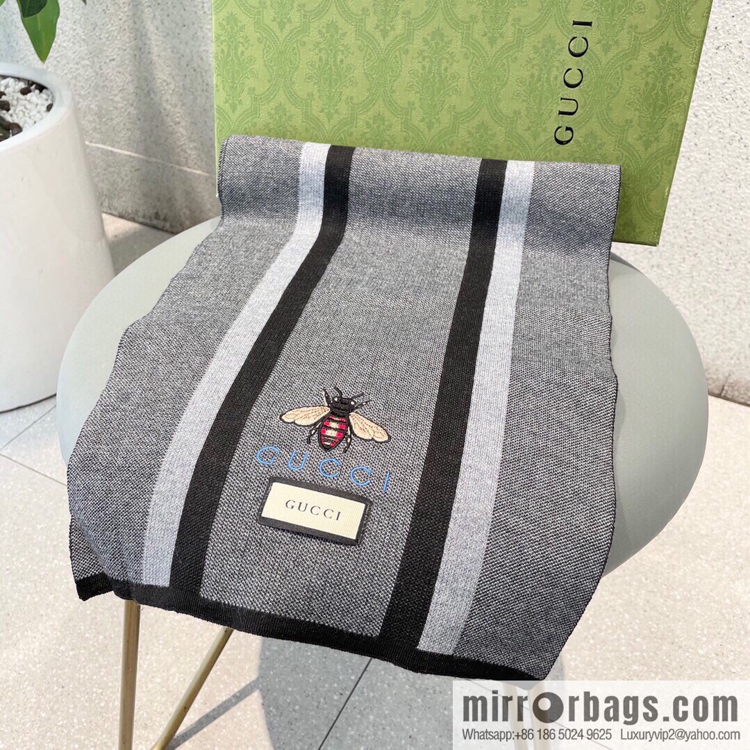 GUCCI Gucci GG Knitted Bee 100% Cashmere Scarf