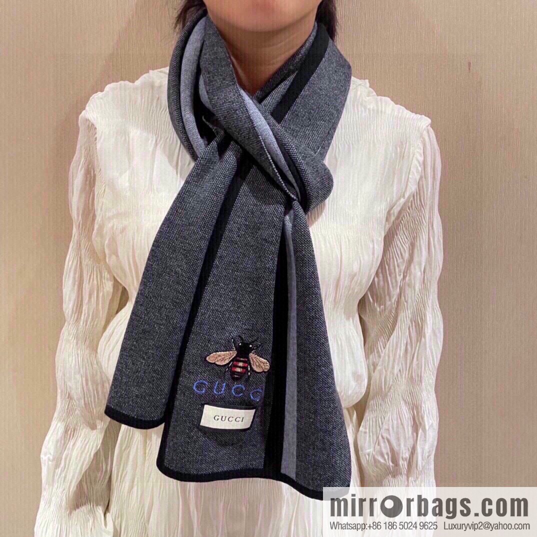 GUCCI Gucci GG Knitted Bee 100% Cashmere Scarf