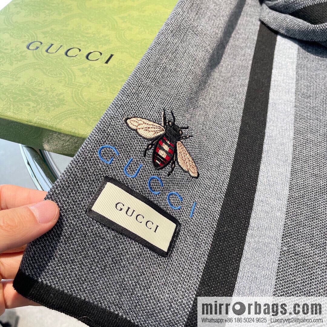 GUCCI Gucci GG Knitted Bee 100% Cashmere Scarf