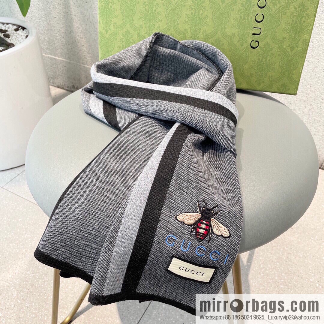 GUCCI Gucci GG Knitted Bee 100% Cashmere Scarf
