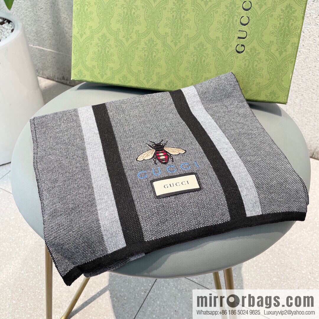 GUCCI Gucci GG Knitted Bee 100% Cashmere Scarf