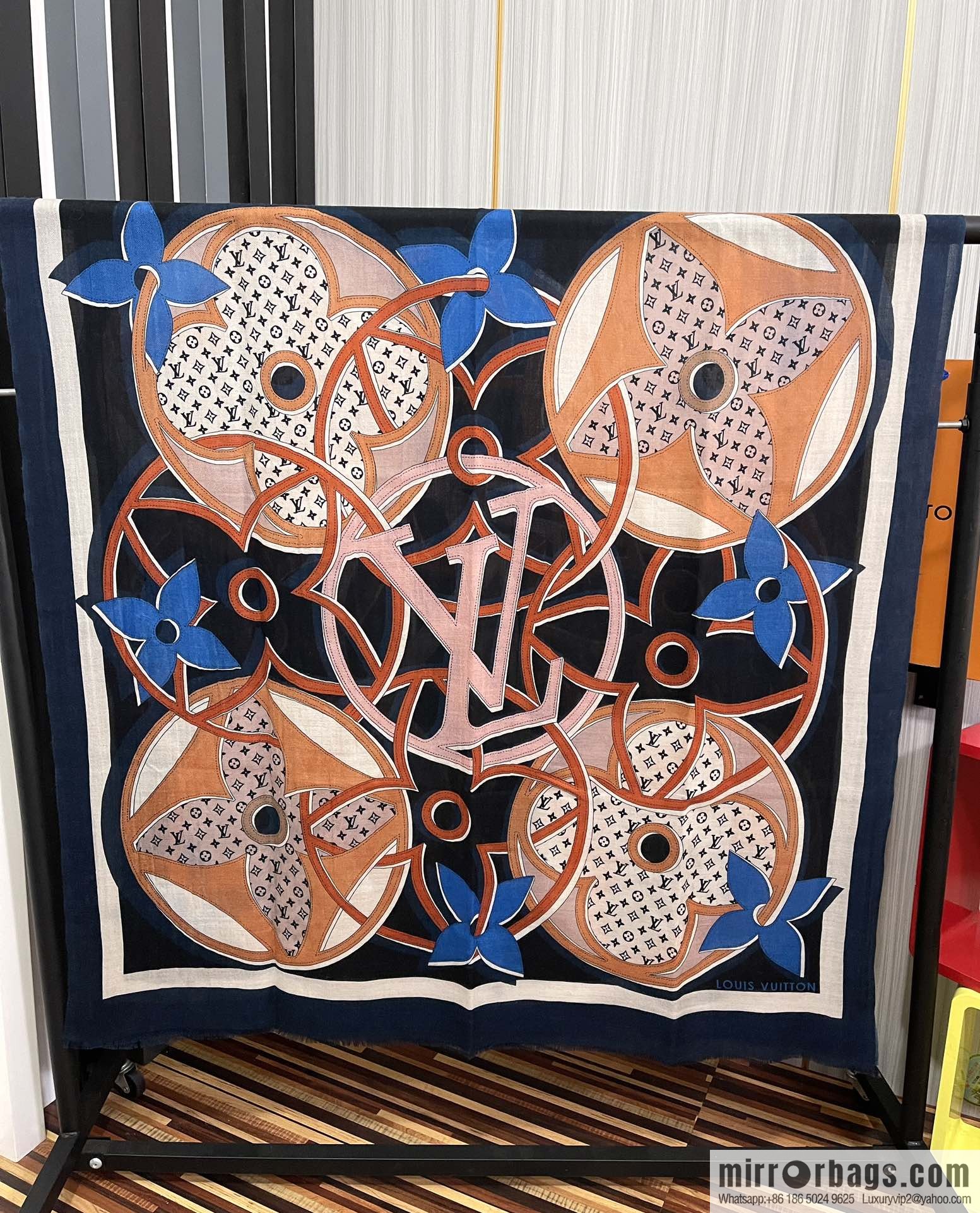 LV Louis Vuitton double-sided ring velvet long towel