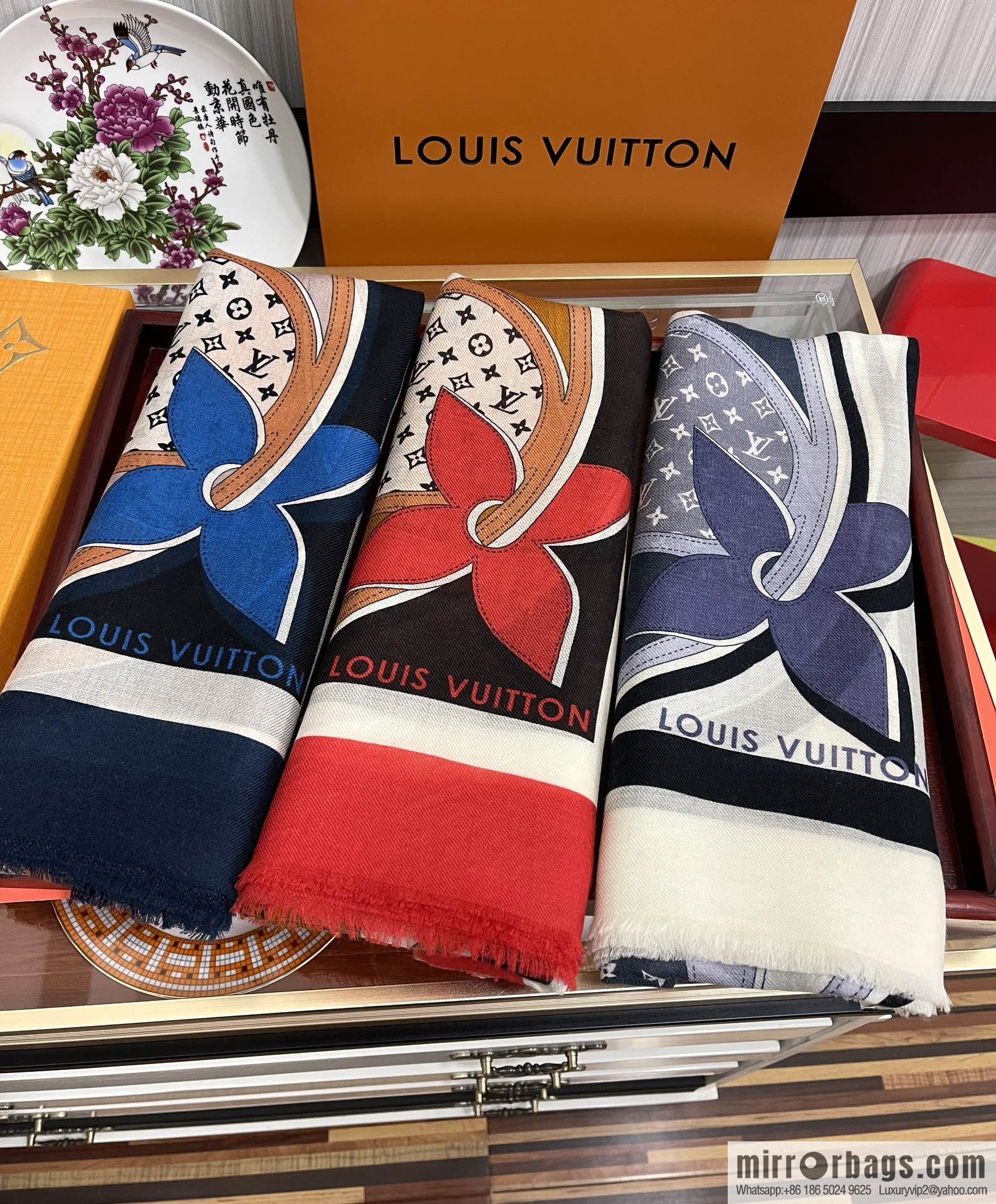 LV Louis Vuitton double-sided ring velvet long towel