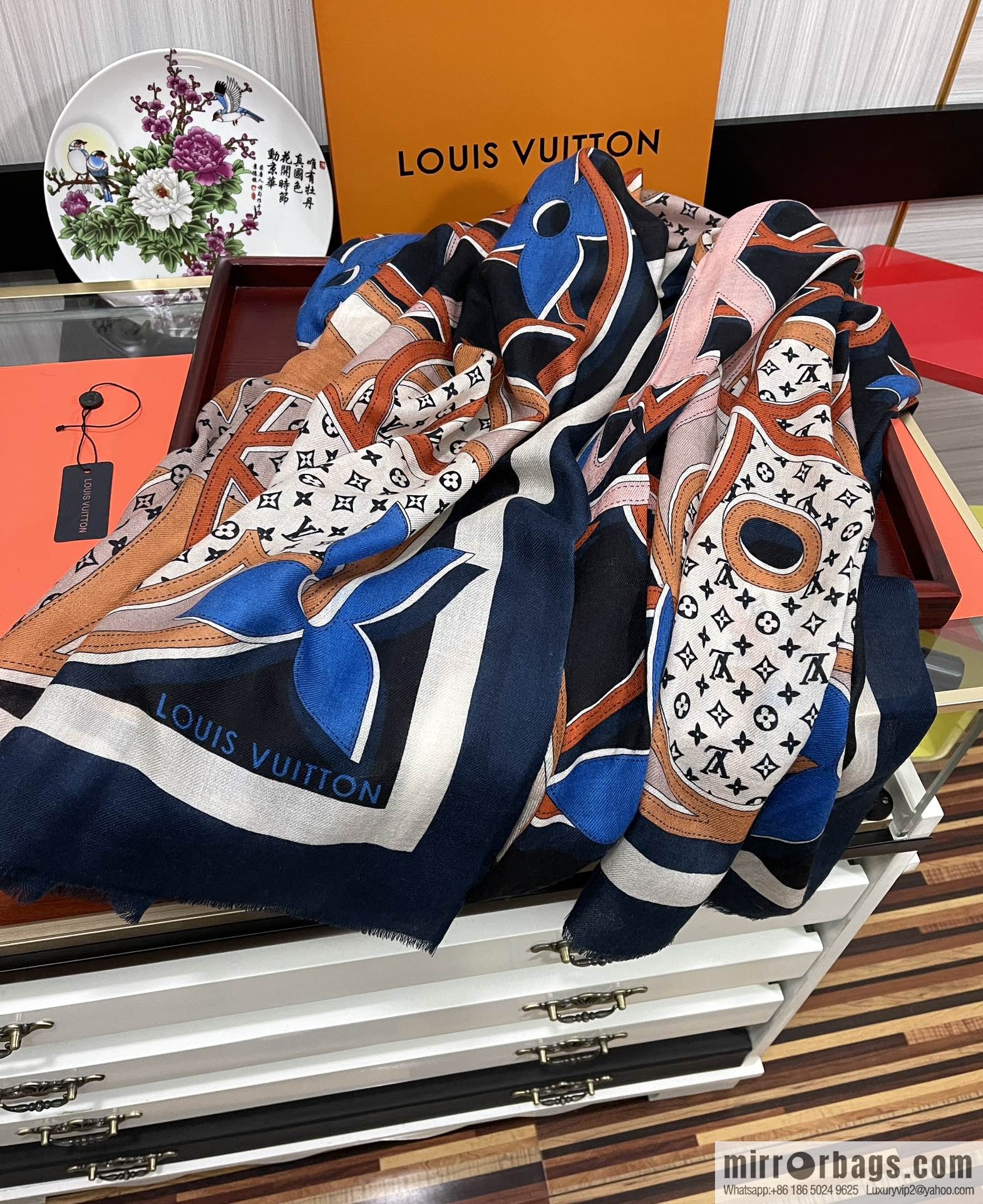 LV Louis Vuitton double-sided ring velvet long towel